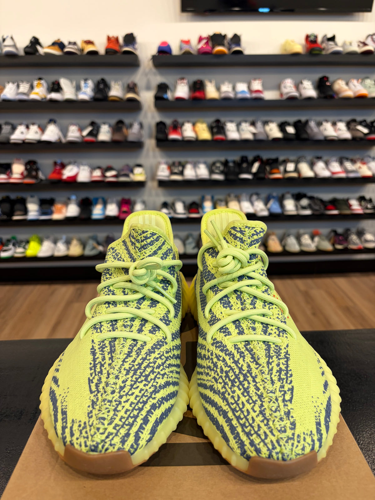 Yeezy 350 V2 Semi Frozen Size 10.5 Pre-Owned