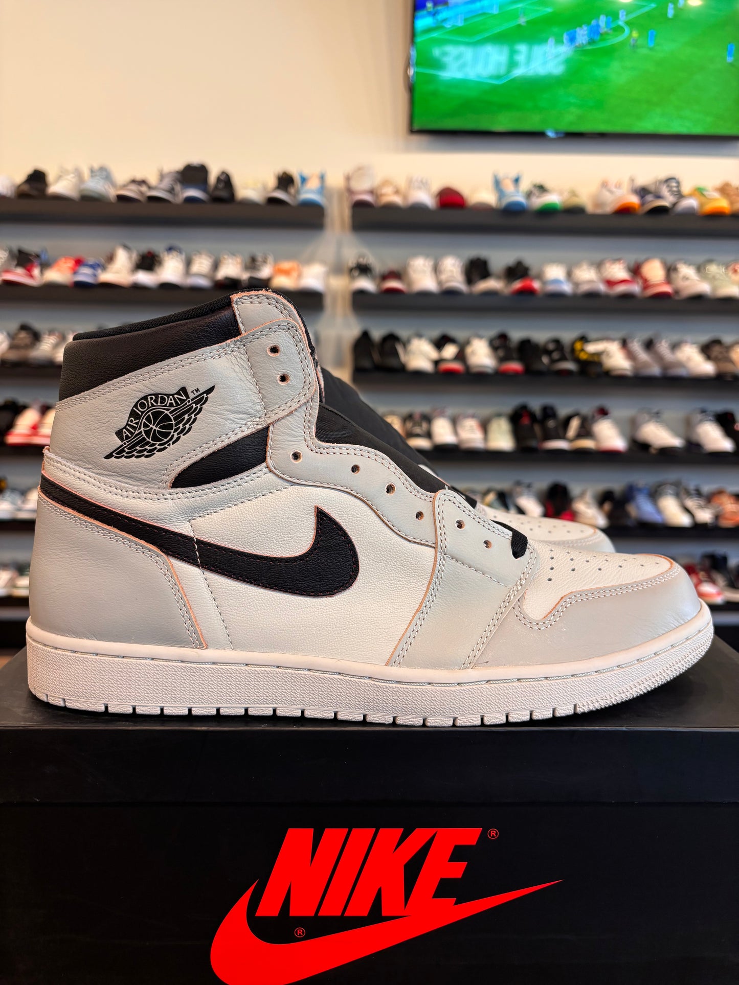Jordan 1 SB NYC To Paris Size 13 Brand New