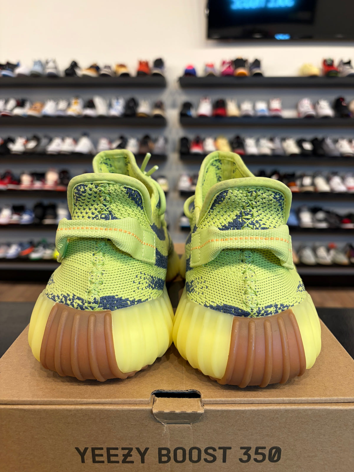 Yeezy 350 V2 Semi Frozen Size 10.5 Pre-Owned