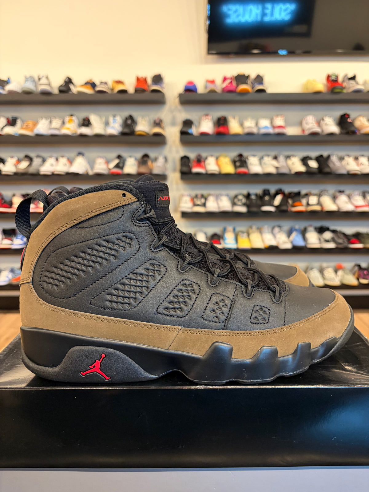 Jordan 9 Olive Size 13 Pre-Owned