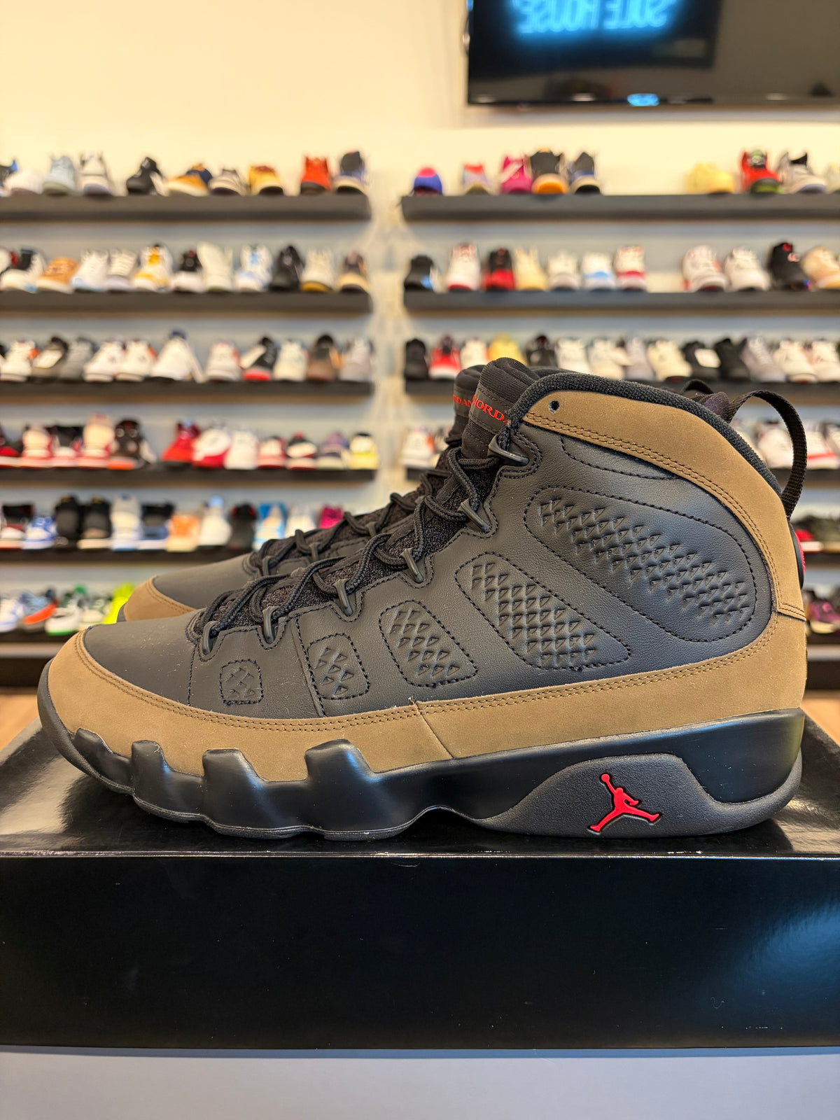 Jordan 9 Olive Size 13 Pre-Owned