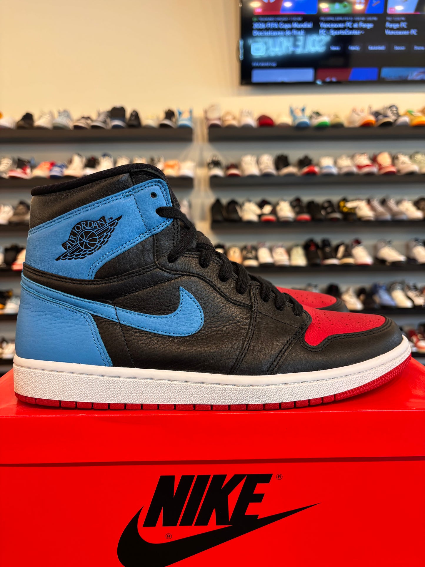 Jordan 1 UNC To Chicago Size 11 (12.5W) Pre-Owned
