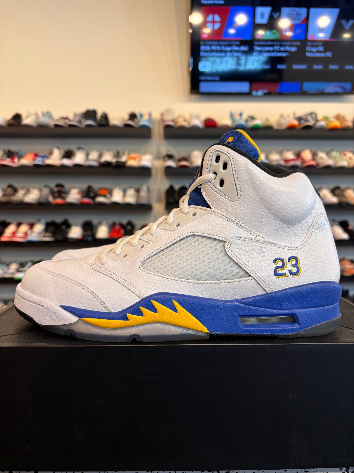 Jordan 5 Laney Size 10.5 Pre-Owned