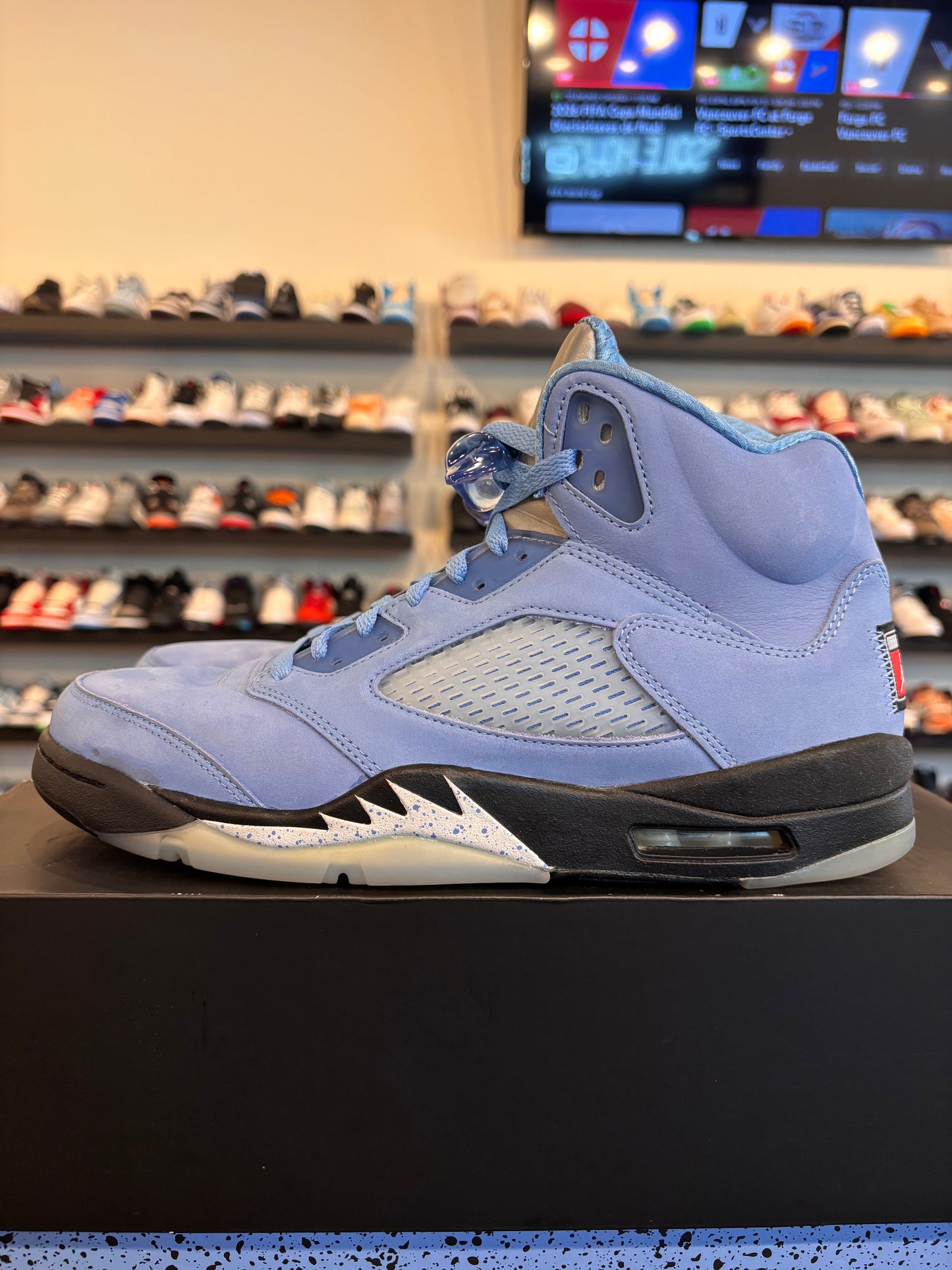 Jordan 5 University Blue Size 10.5 Pre-Owned