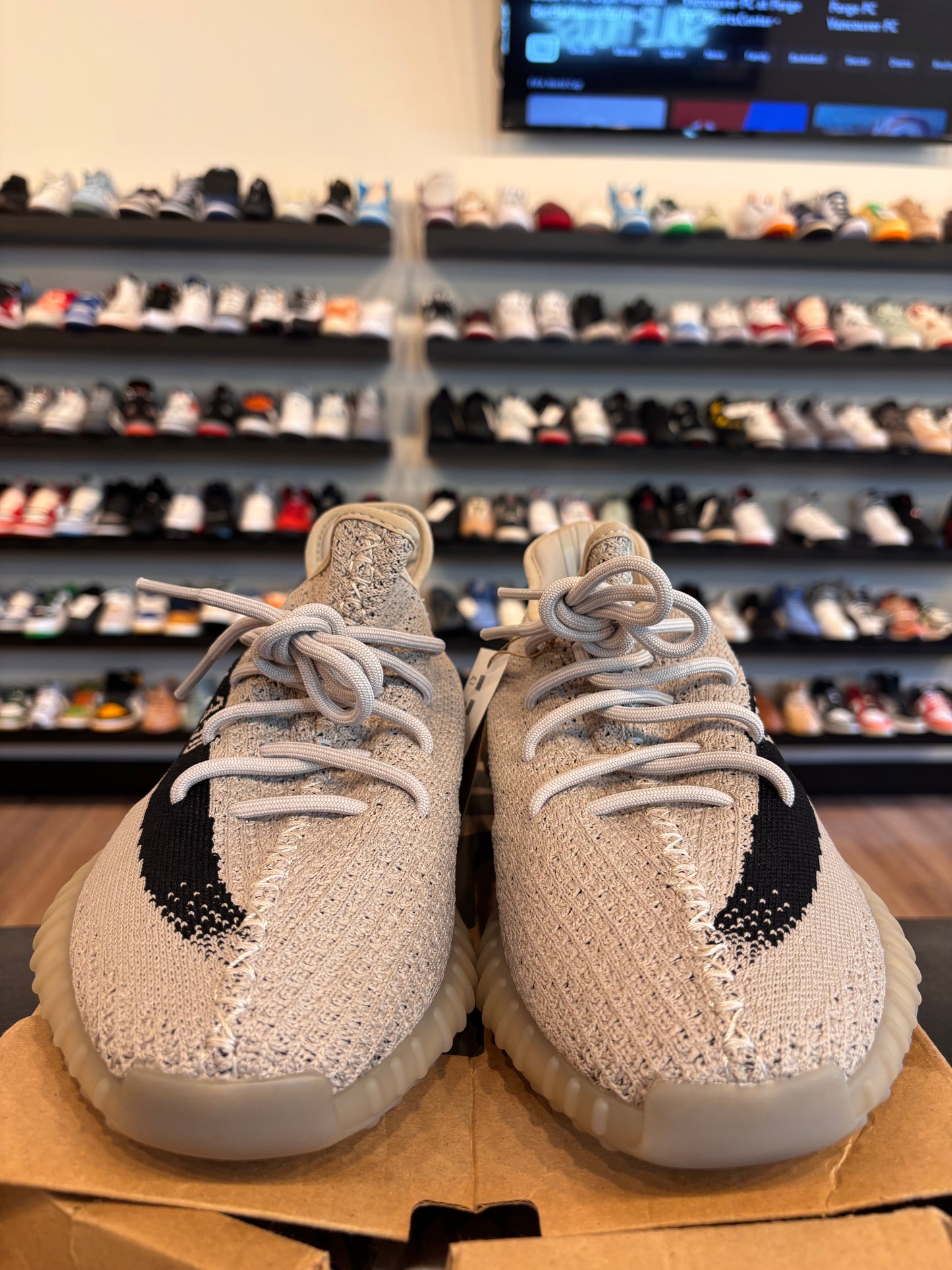 Yeezy 350 V2 Slate Size 10.5 Brand New