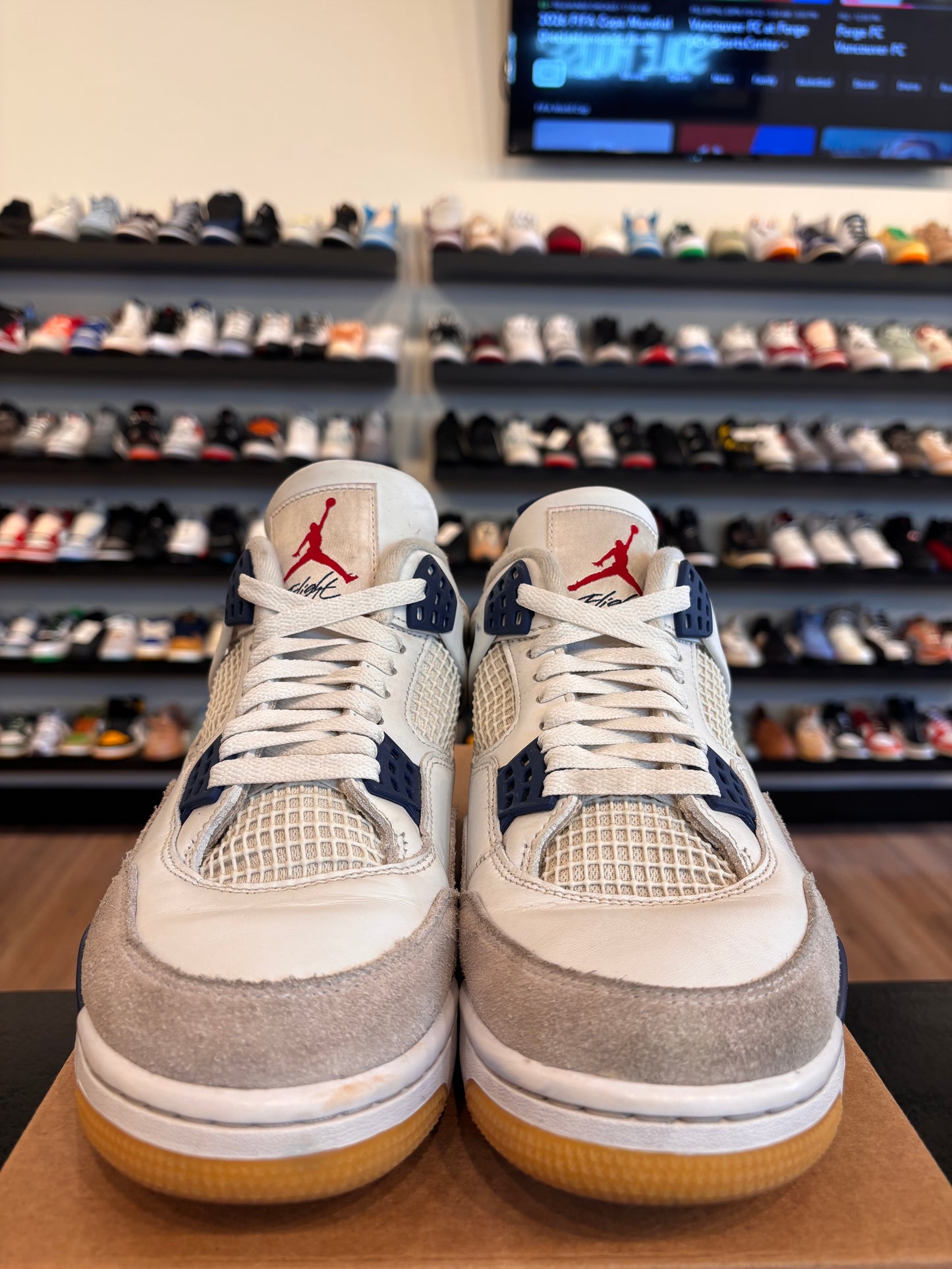 Jordan 4 SB Navy Size 9 Pre-Owned (No Box)