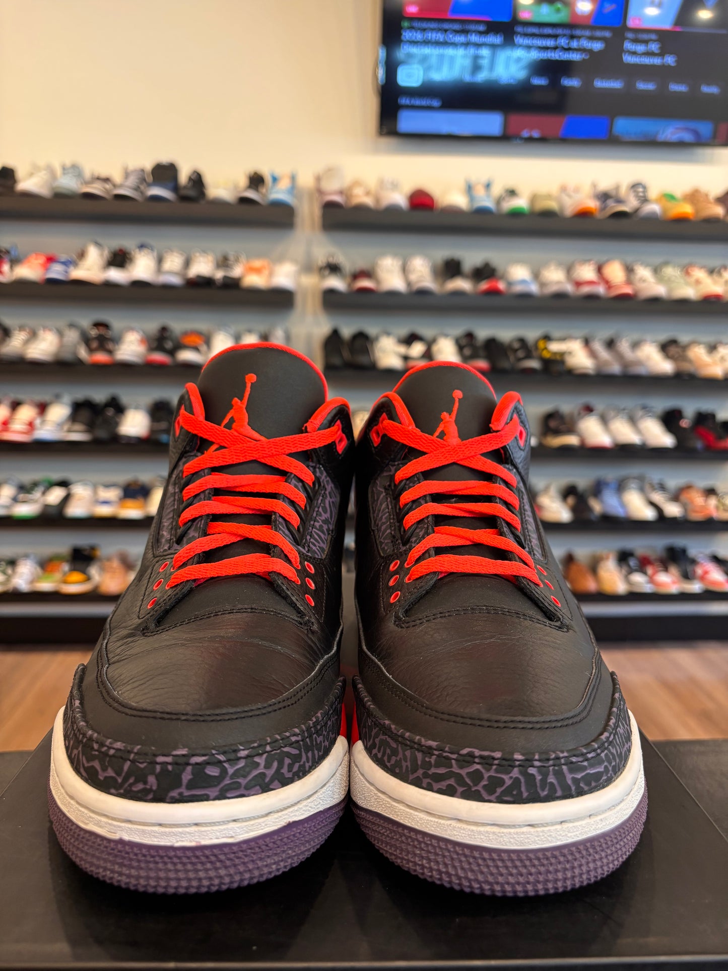 Jordan 3 Crimson Size 12 Pre-Owned