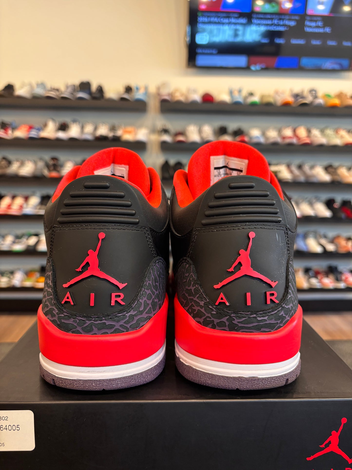 Jordan 3 Crimson Size 12 Pre-Owned