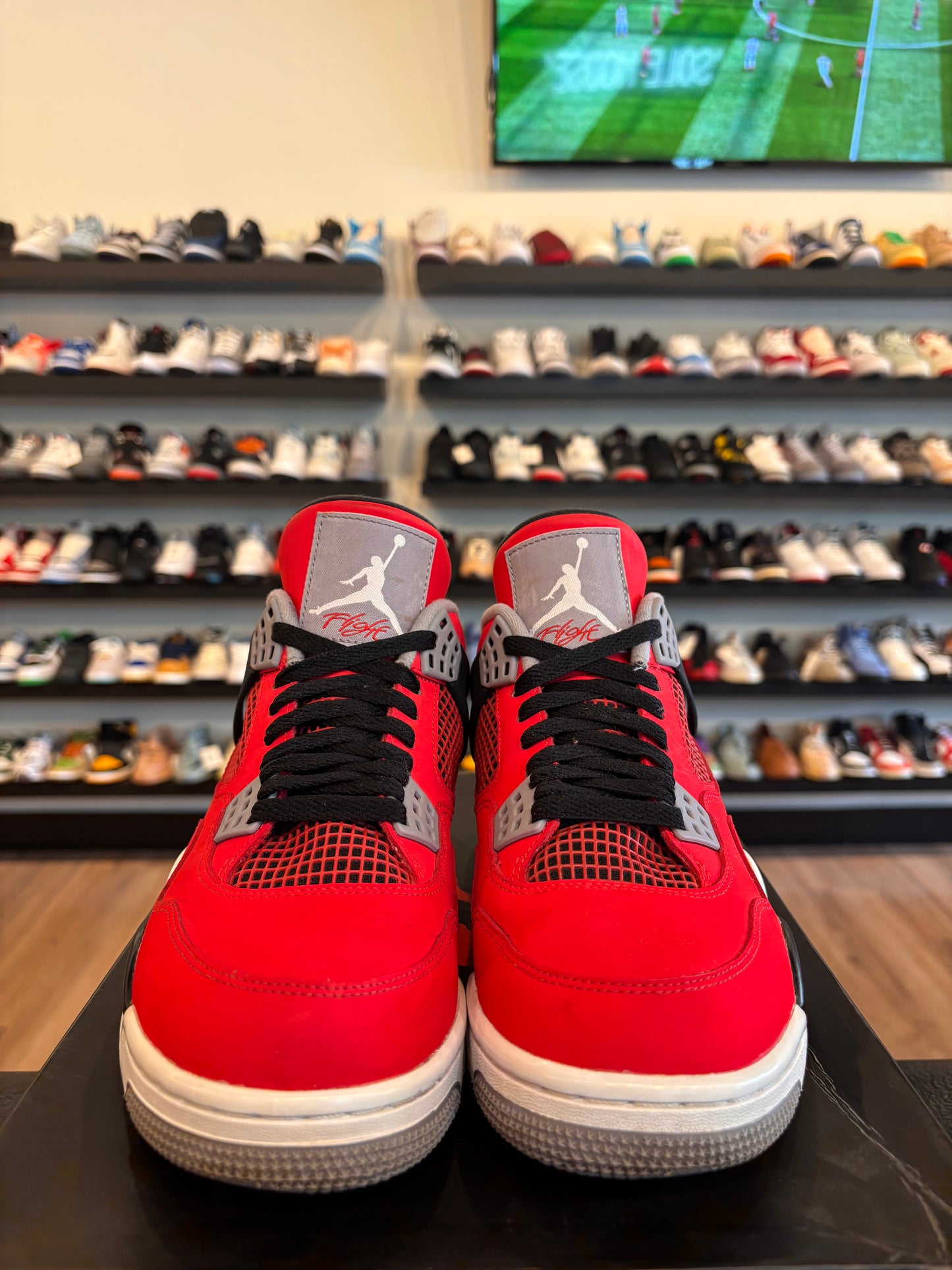 Jordan 4 Toro 2013 Size 8 Pre-Owned