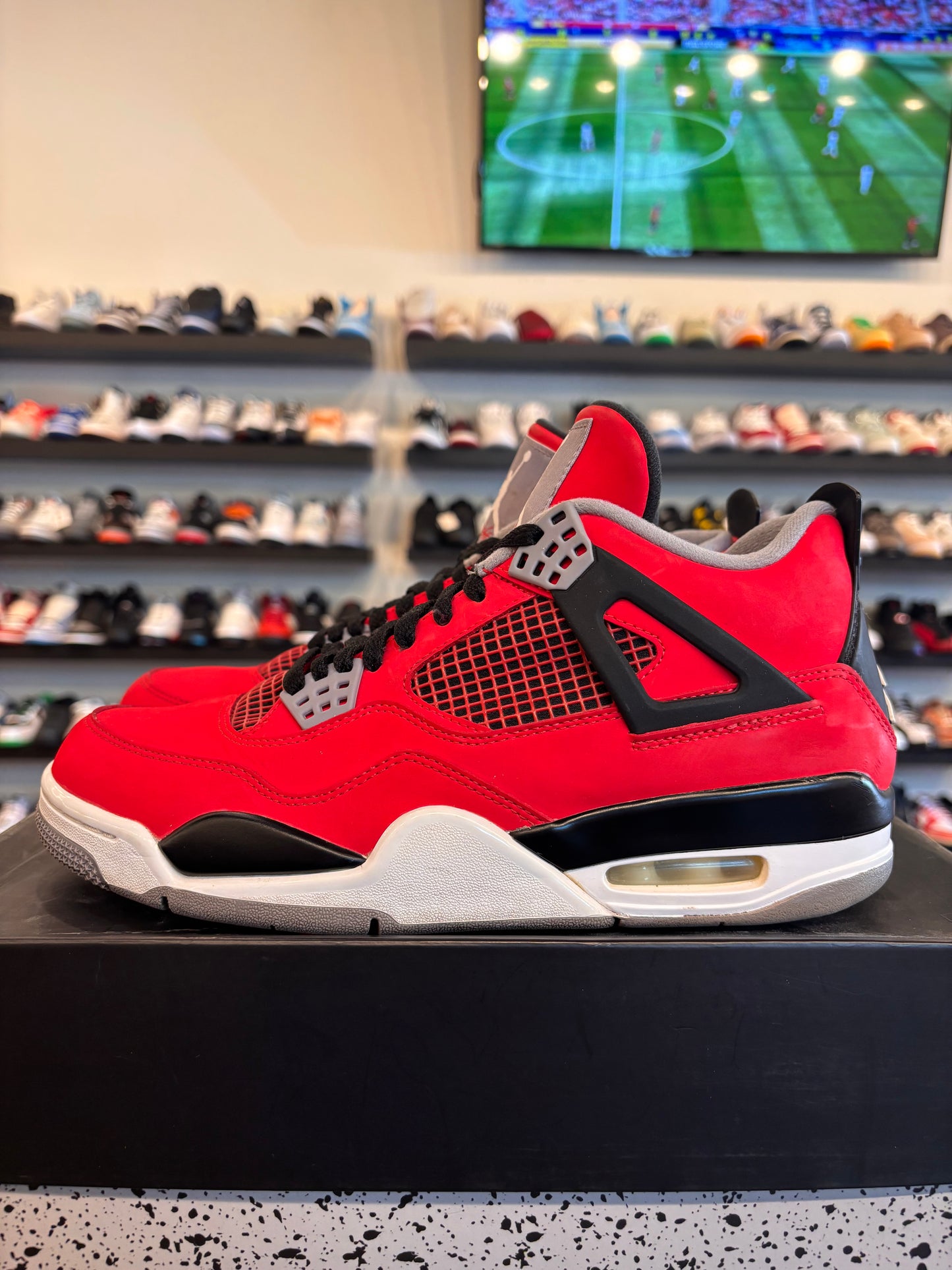 Jordan 4 Toro 2013 Size 8 Pre-Owned