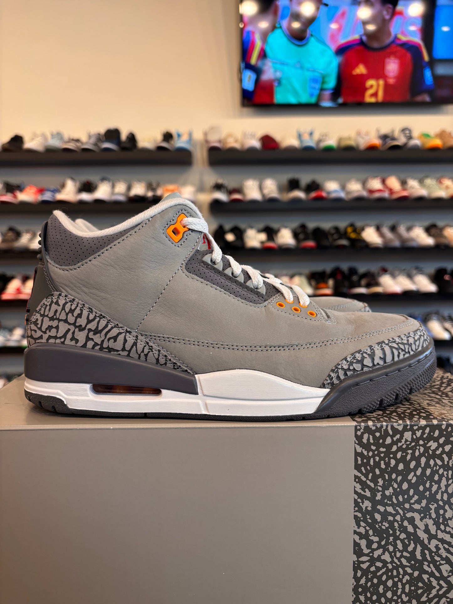 Jordan 3 Cool Grey Size 8 Pre-Owned