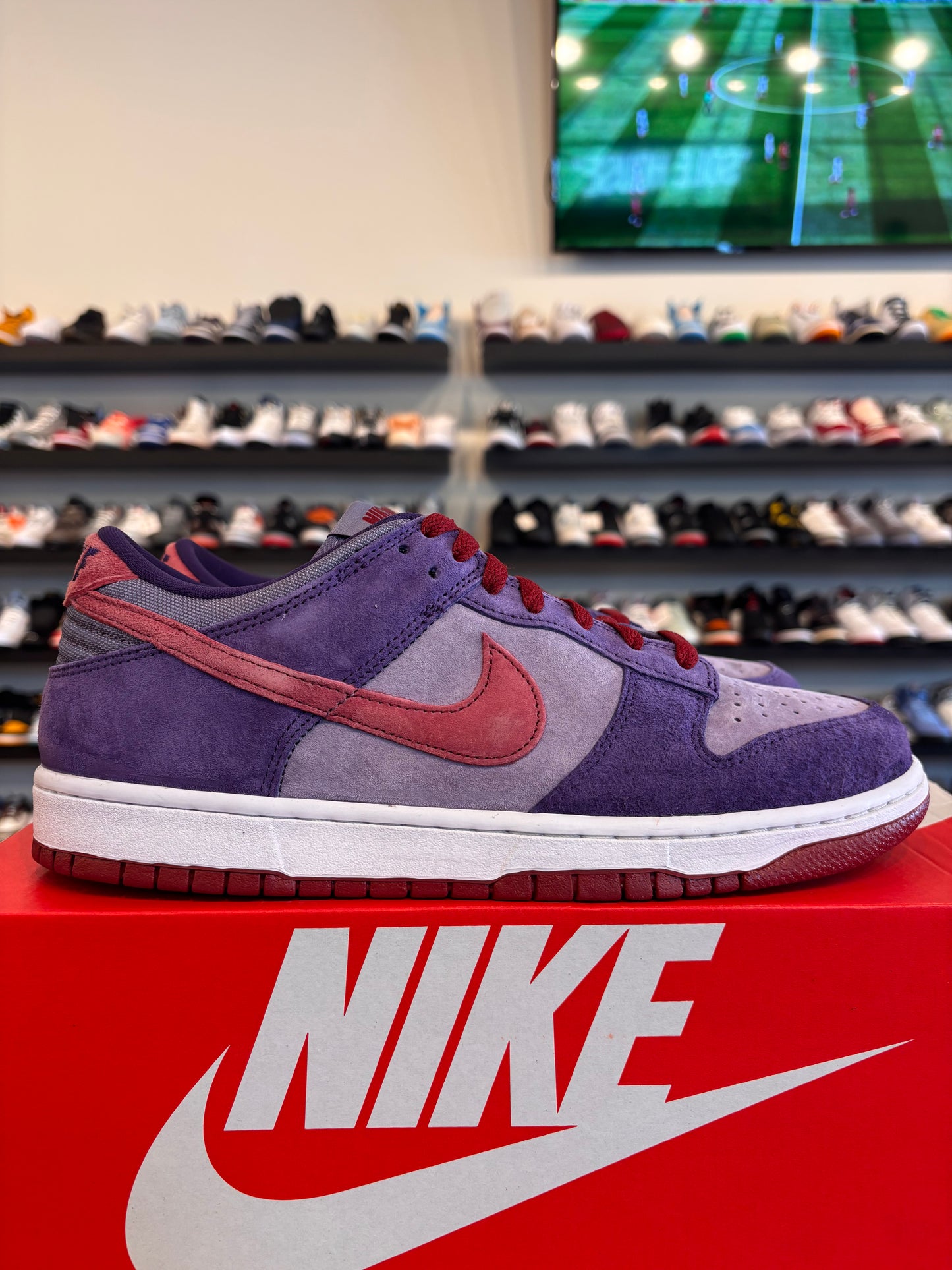 Nike Dunk Low Plum Size 10 Pre-Owned