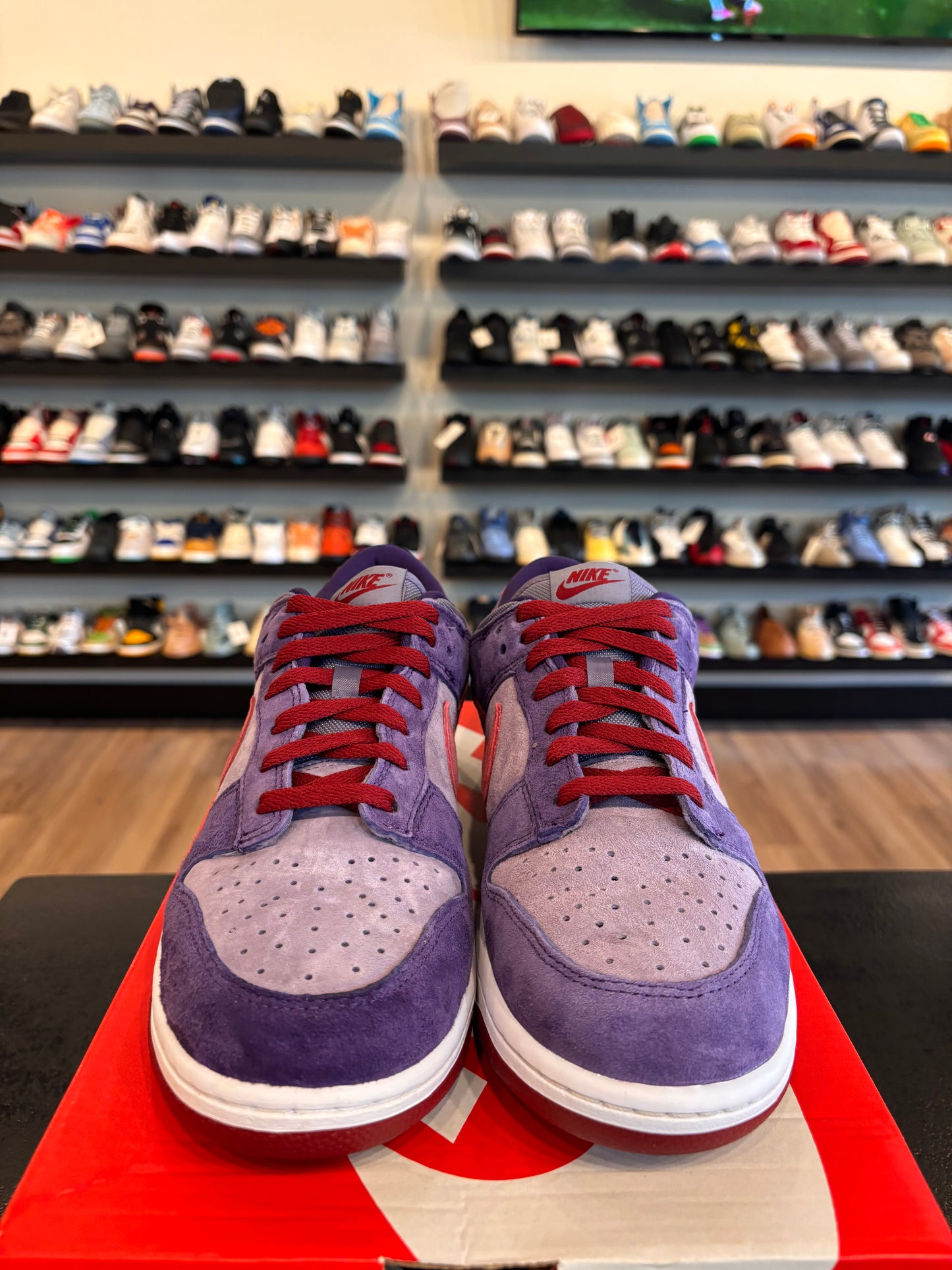 Nike Dunk Low Plum Size 10 Pre-Owned