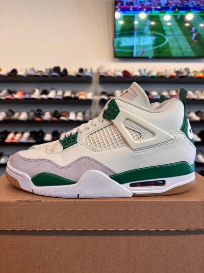 Jordan 4 SB Pine Green Size 8 Pre-Owned (No Box)
