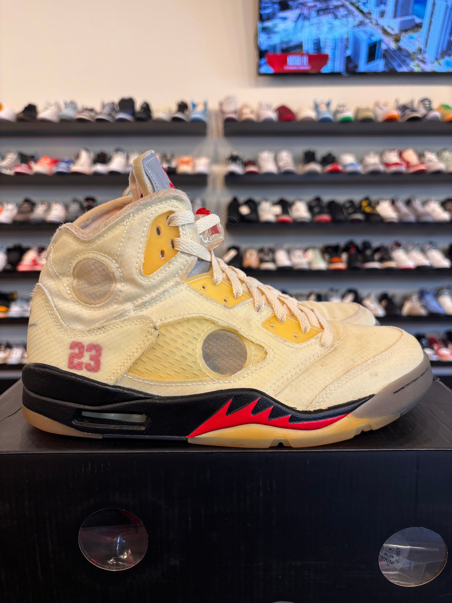 Jordan 5 Off-White Sail Size 8.5 Pre-Owned