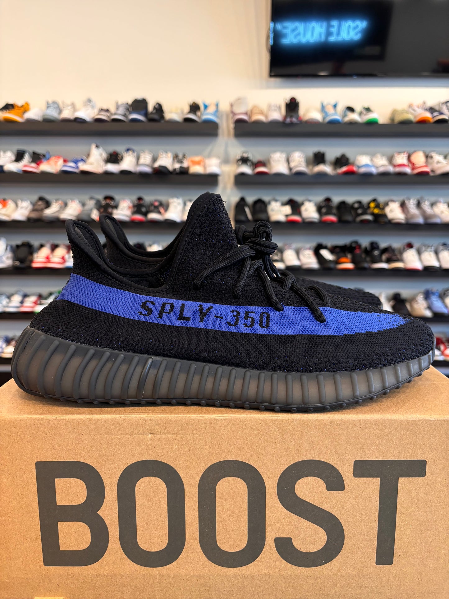 Yeezy 350 V2 Dazzling Blue Size 13 Brand New