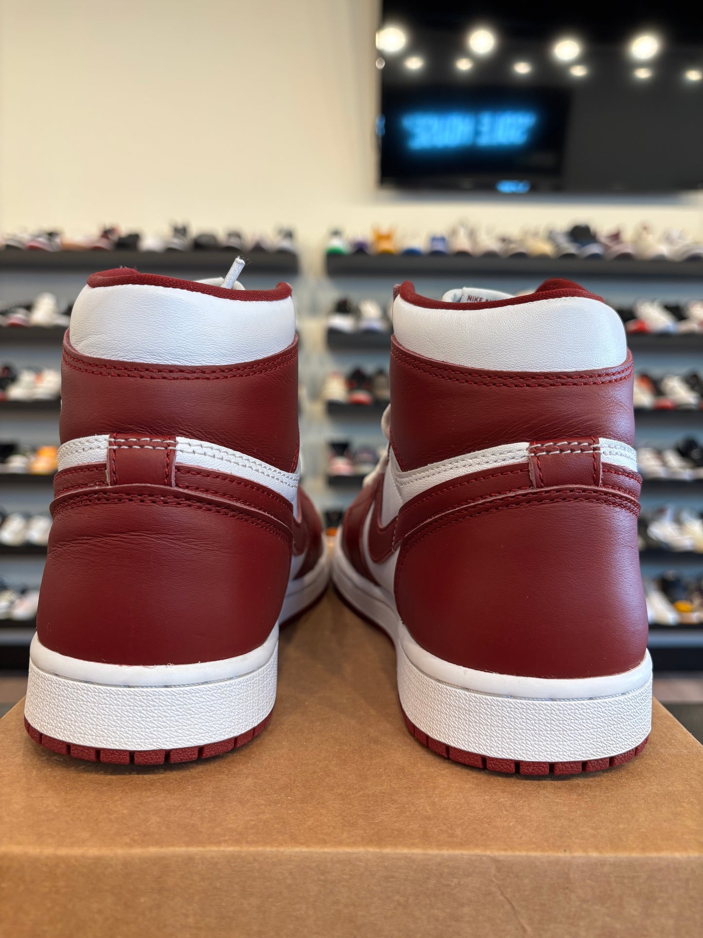 Jordan 1 Team Red Size 8 Pre-Owned (No Box)