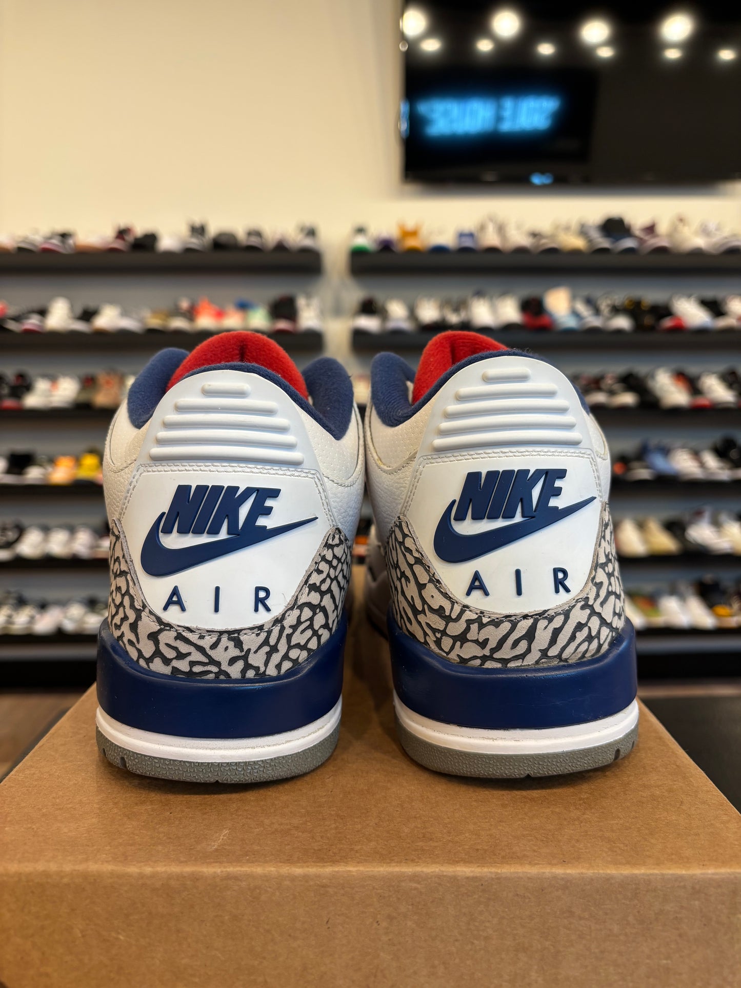 Jordan 3 True Blue 2016 Size 9.5 Pre-Owned (No Box)
