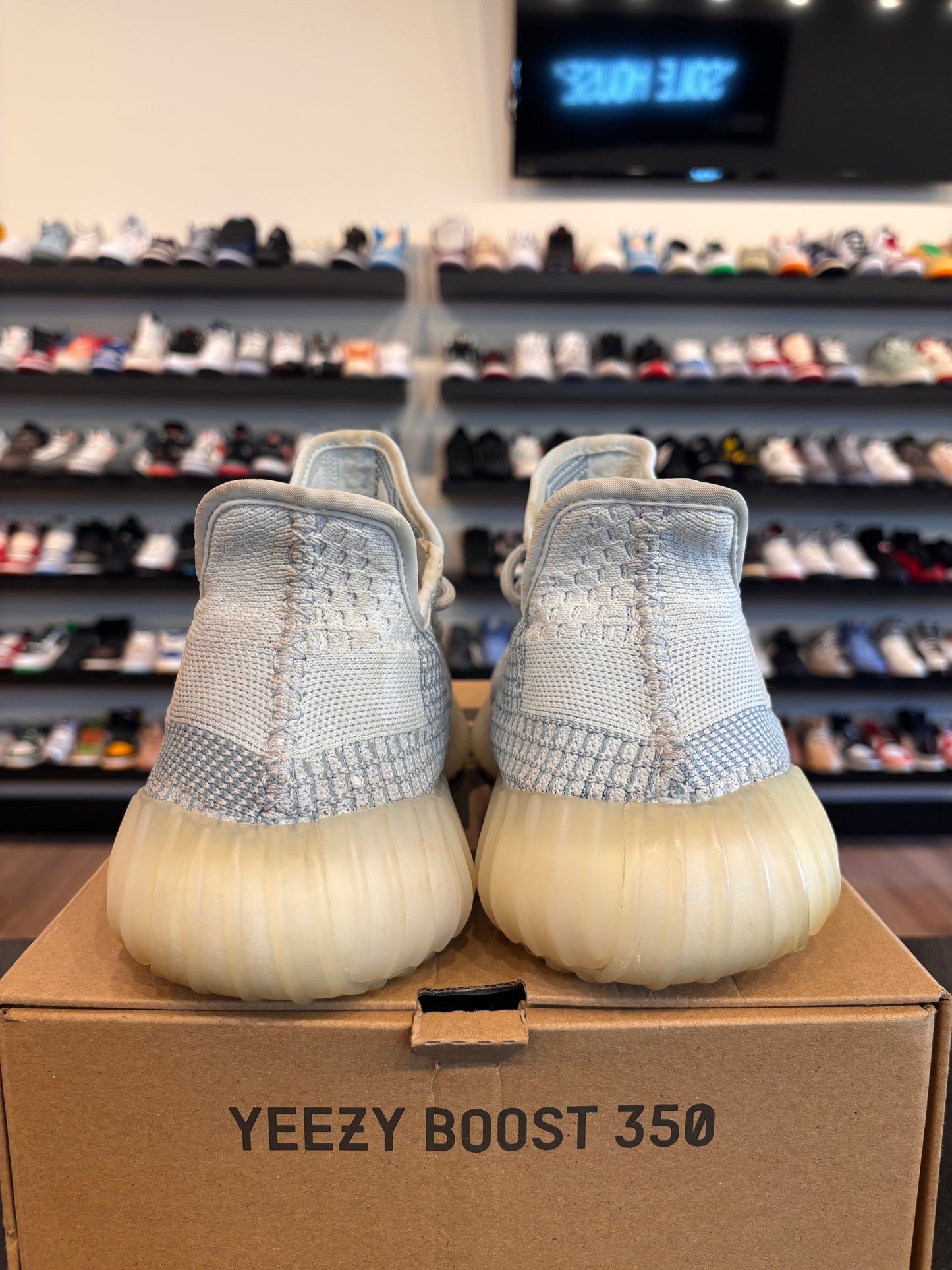 Yeezy 350 V2 Cloud Blue Size 13 Pre-Owned