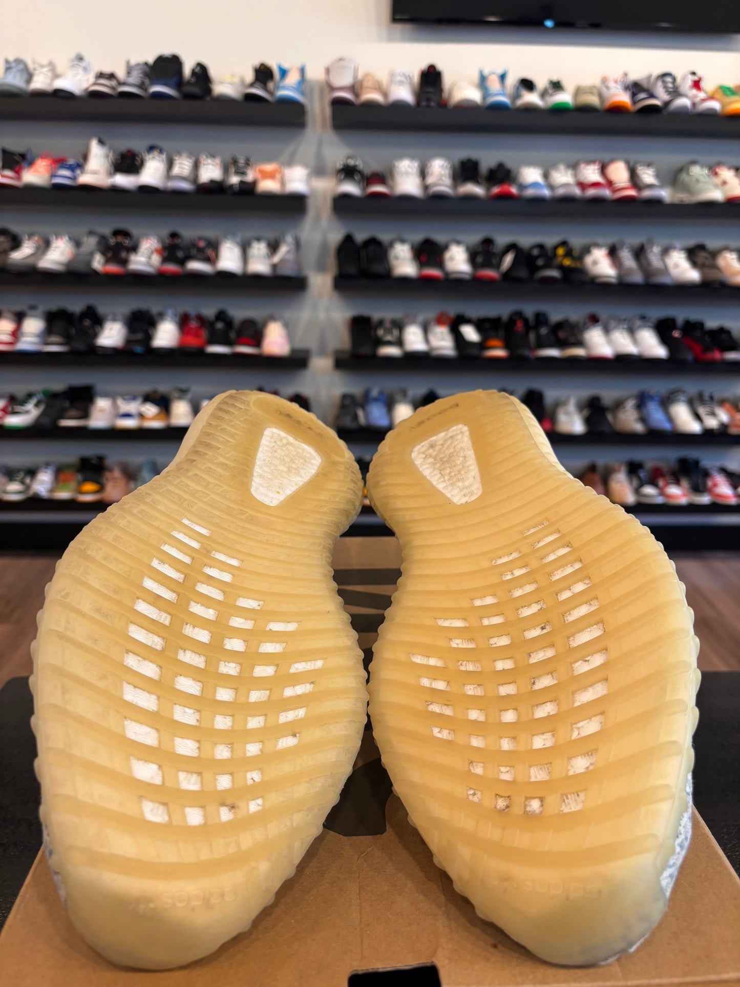 Yeezy 350 V2 Cloud Blue Size 13 Pre-Owned