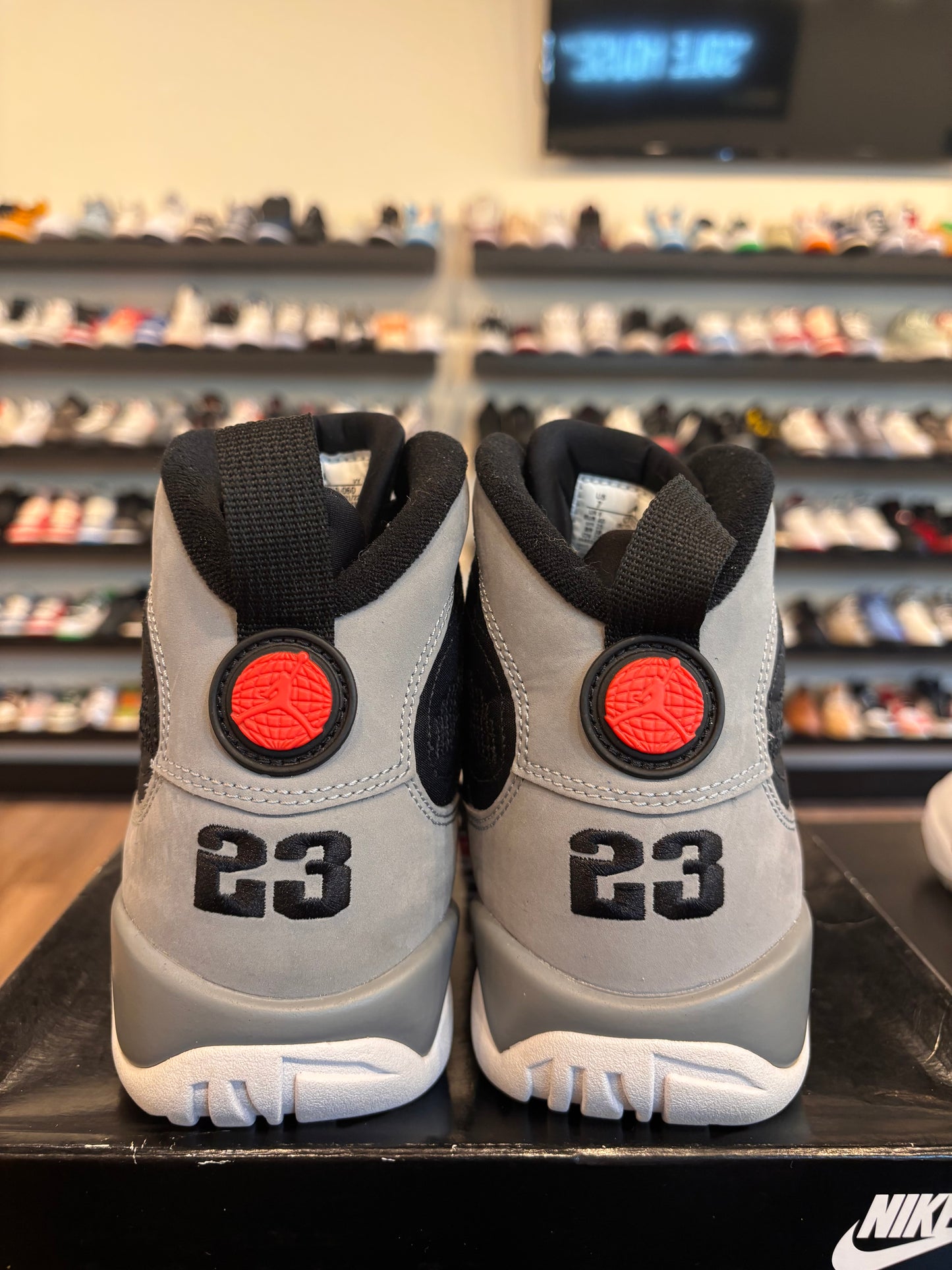 Jordan 9 Particle Grey Size 7 Pre-Owned