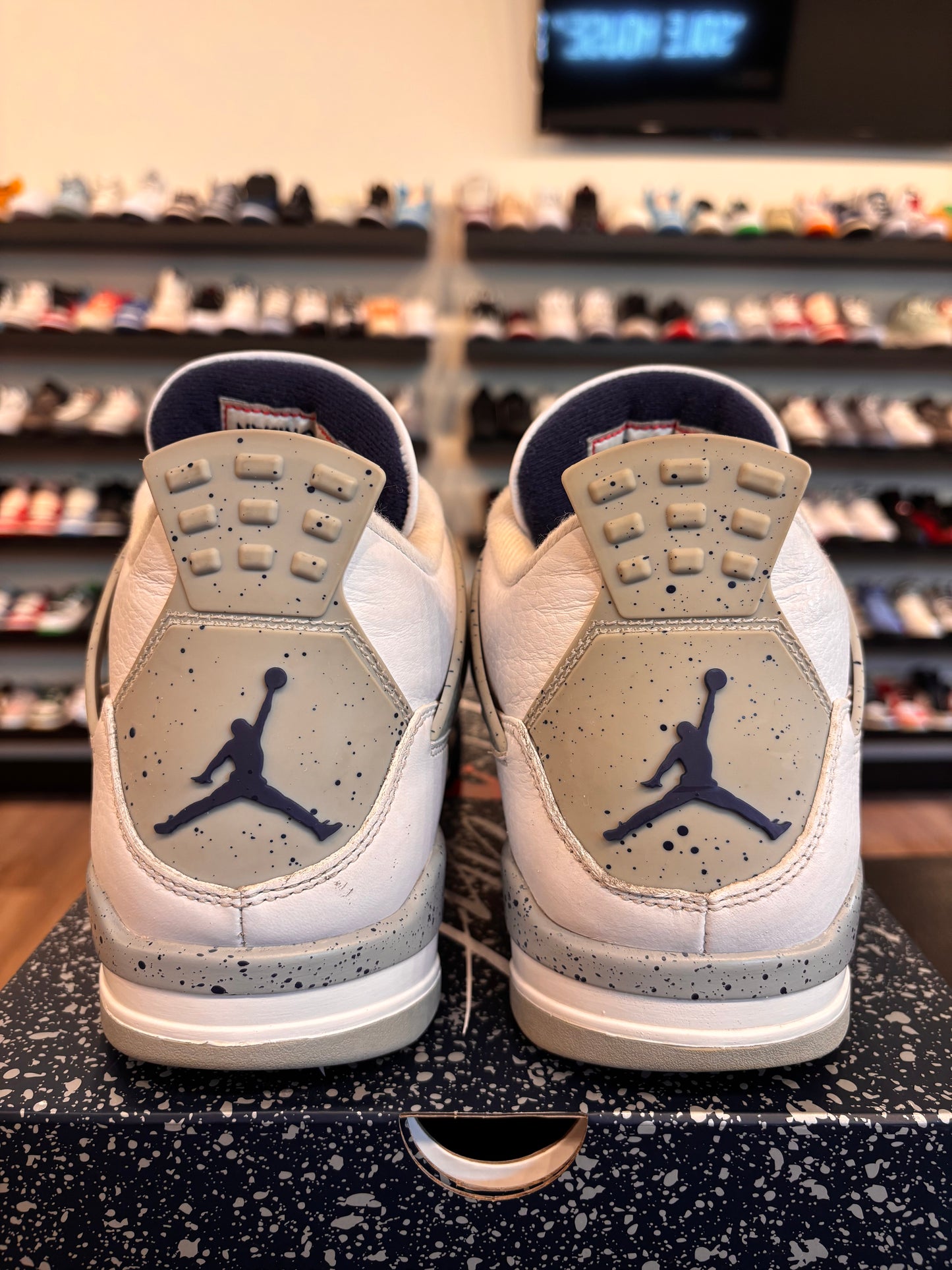Jordan 4 Midnight Navy Size 11 Pre-Owned