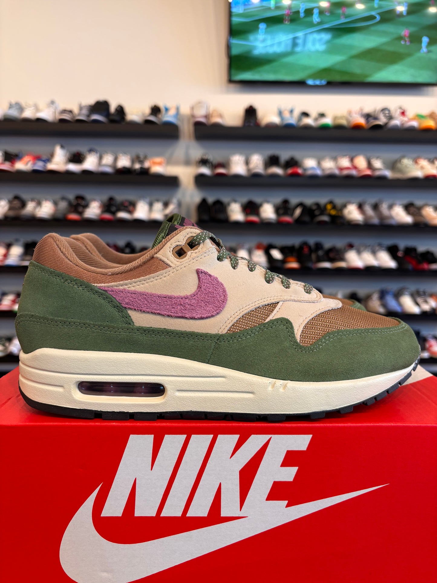 Nike Air Max 1 Treeline Size 8 Pre-Owned