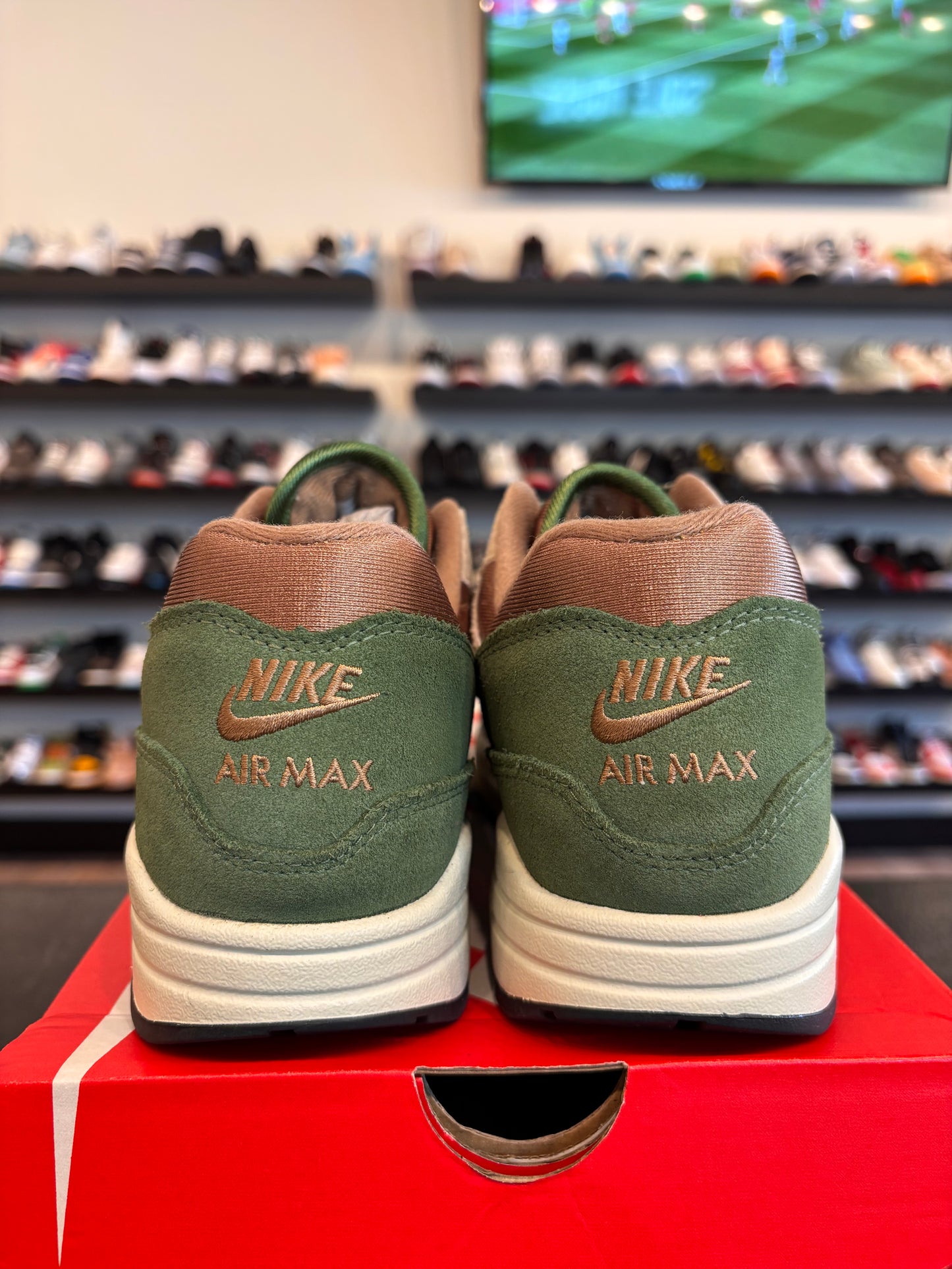 Nike Air Max 1 Treeline Size 8 Pre-Owned