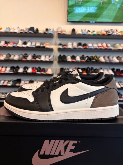 Jordan 1 Low Mocha Size 10.5 Pre-Owned