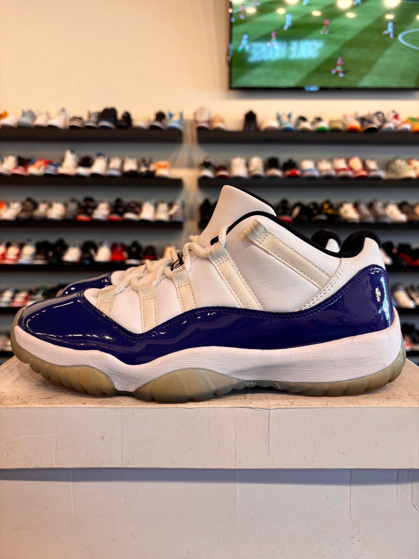 Jordan 11 White Concord Size 9.5 (11W) Pre-Owned
