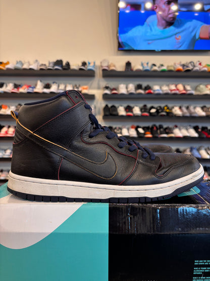 Nike SB Dunk NBA Cavs Size 12 Pre-Owned