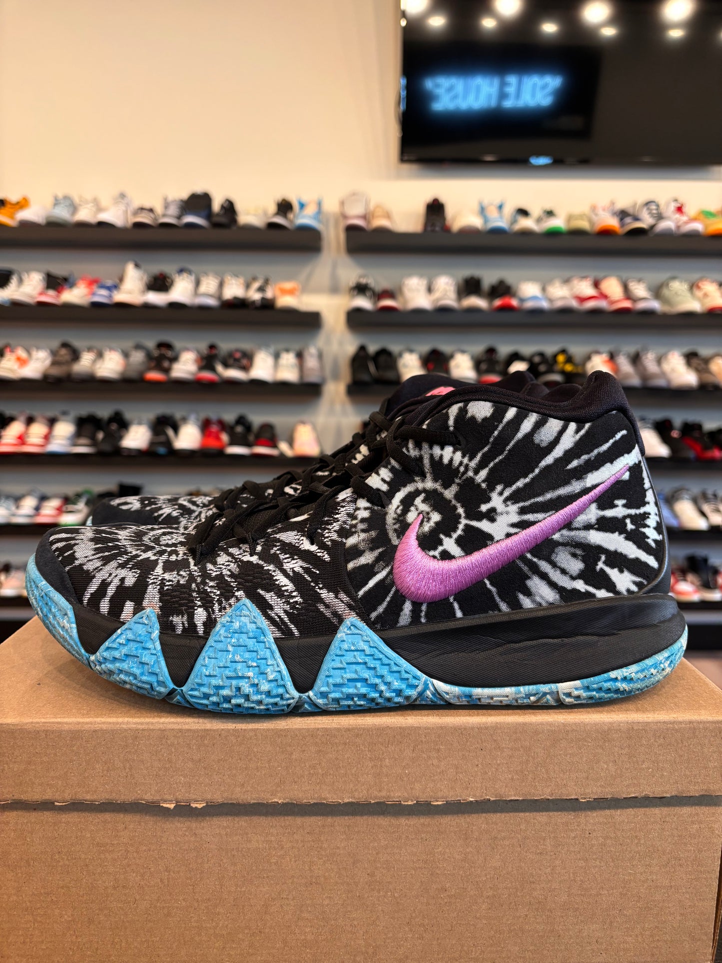 Nike Kyrie 4 All-Star Size 12 Pre-Owned (No Box)