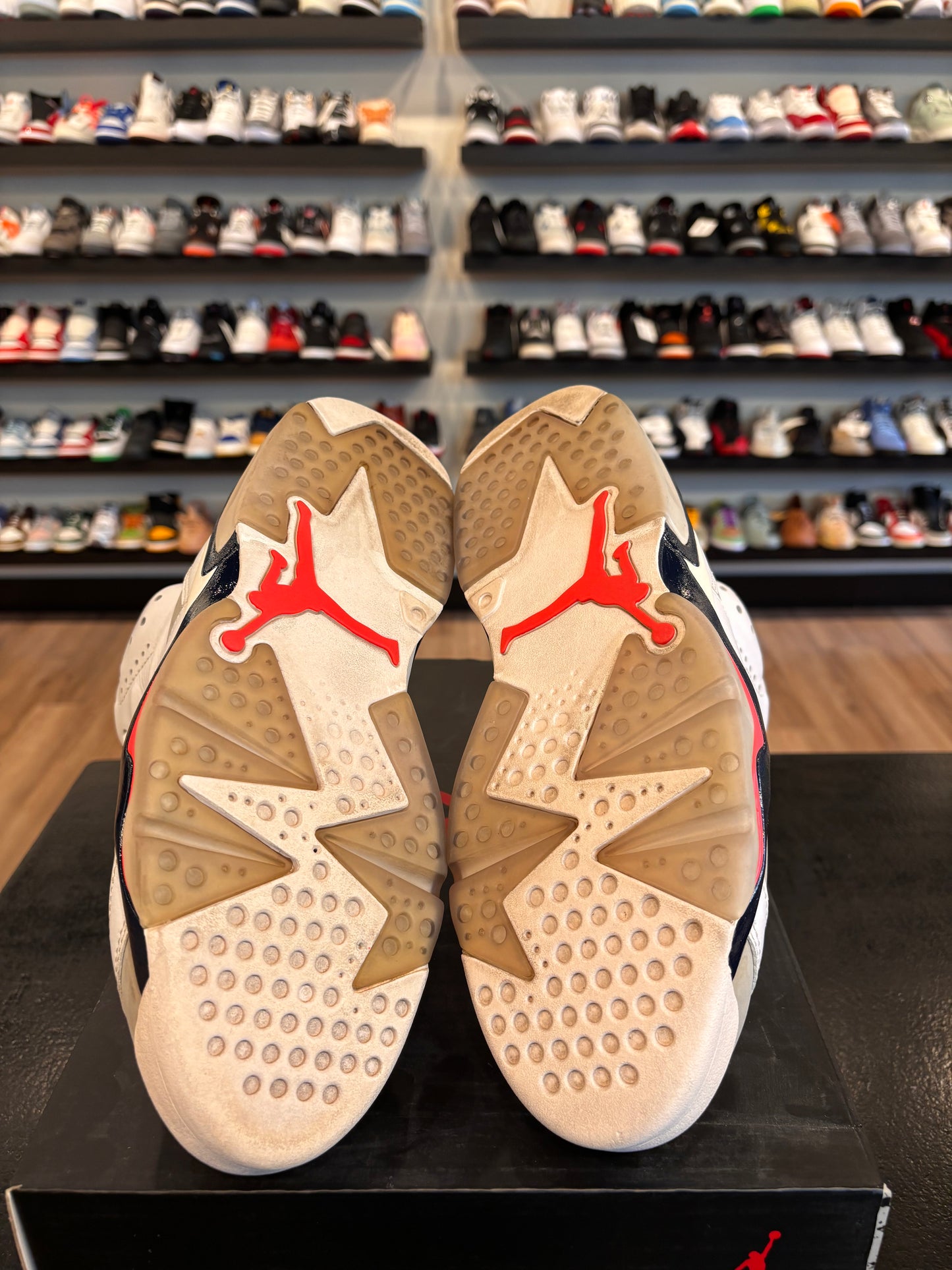 Jordan 6 Tinker Size 9.5 Pre-Owned