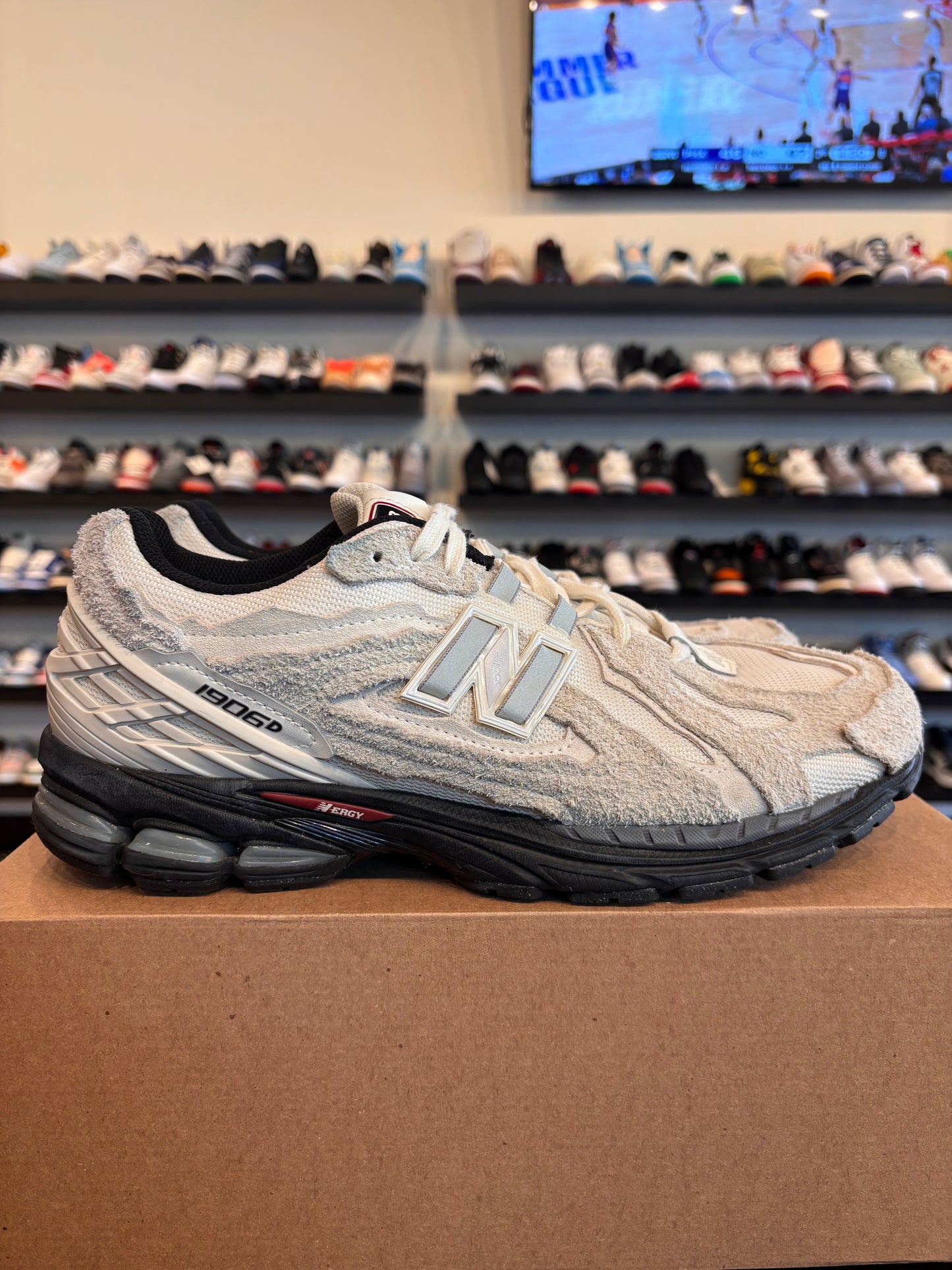 New Balance 1906R Up There Size 11 Pre-Owned (No Box)