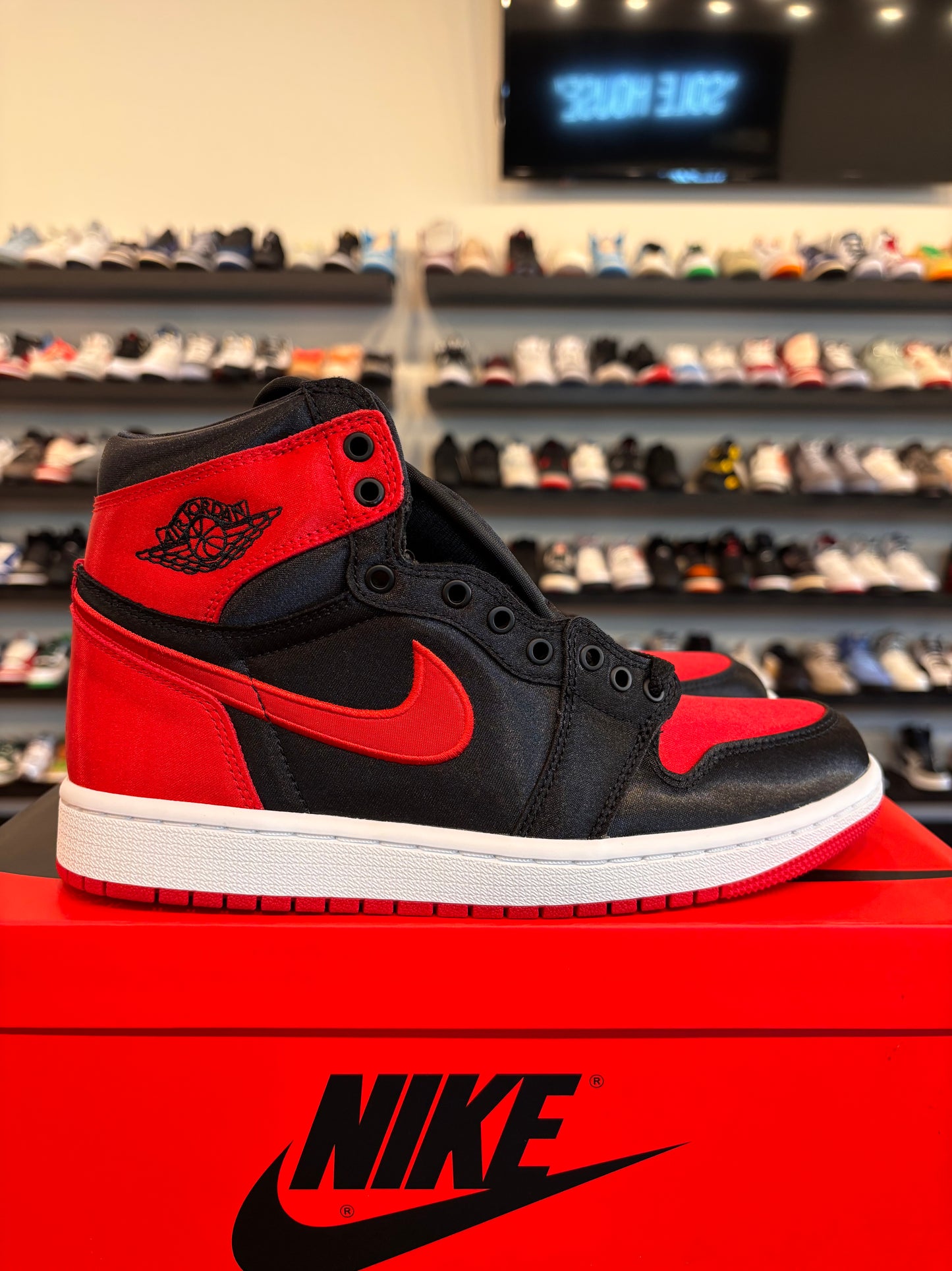 Jordan 1 Satin Bred Size 6Y (7.5W) Brand New