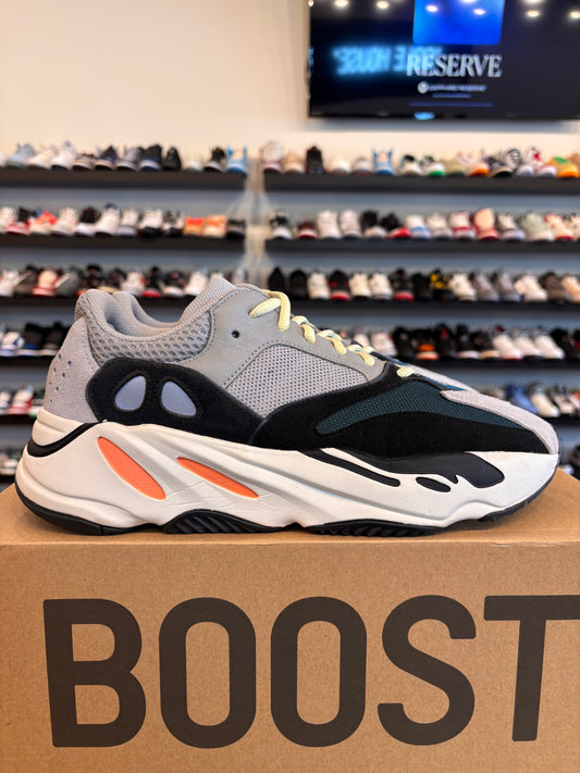 Yeezy 700 Wave Runner Size 11 Pre-Owned