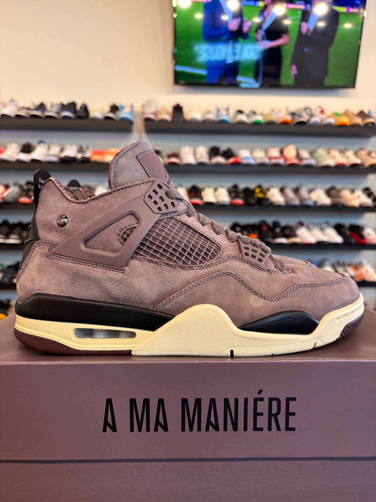 Jordan 4 A Ma Maniere Violet Ore Size 9.5 Pre-Owned