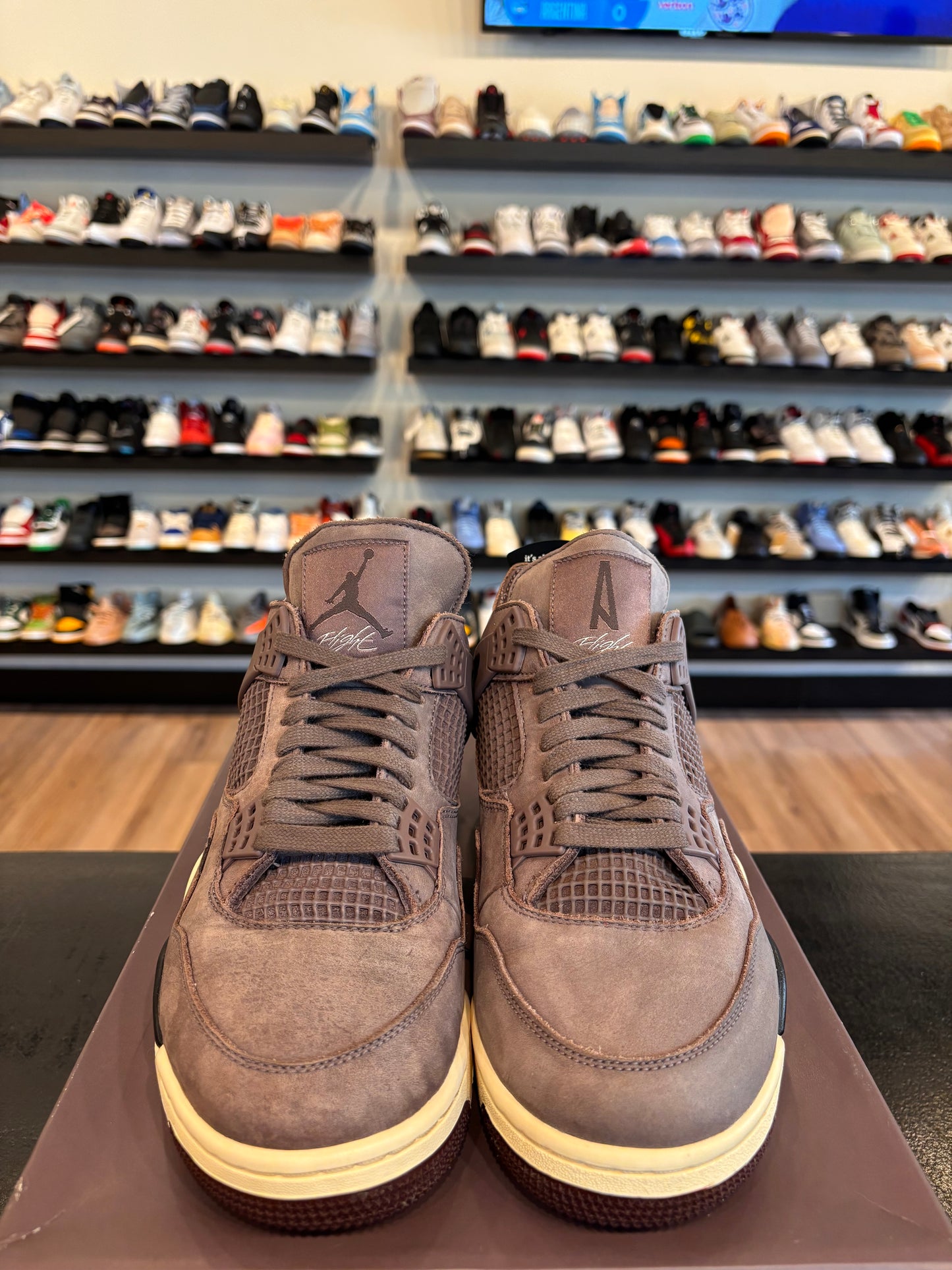Jordan 4 A Ma Maniere Violet Ore Size 9.5 Pre-Owned