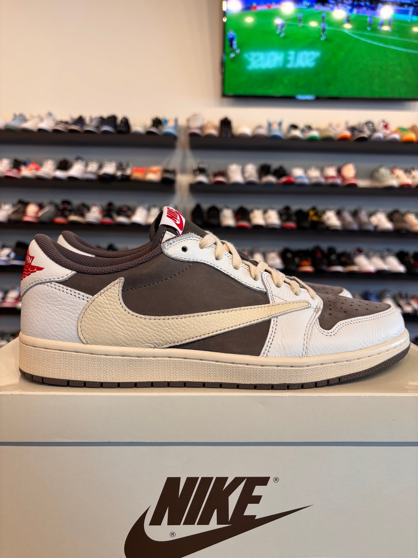 Jordan 1 Low Travis Scott Reverse Mocha Size 11 Pre-Owned