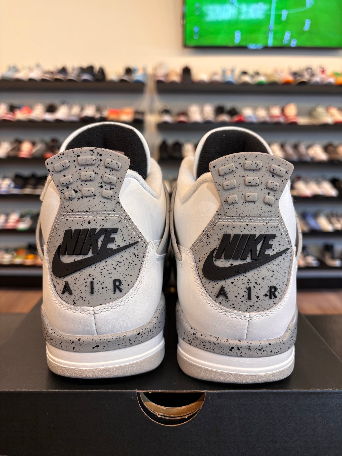 Jordan 4 White Cement 2016 Size 8 Pre-Owned