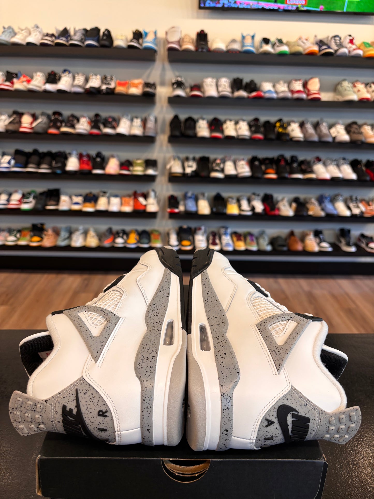 Jordan 4 White Cement 2016 Size 8 Pre-Owned