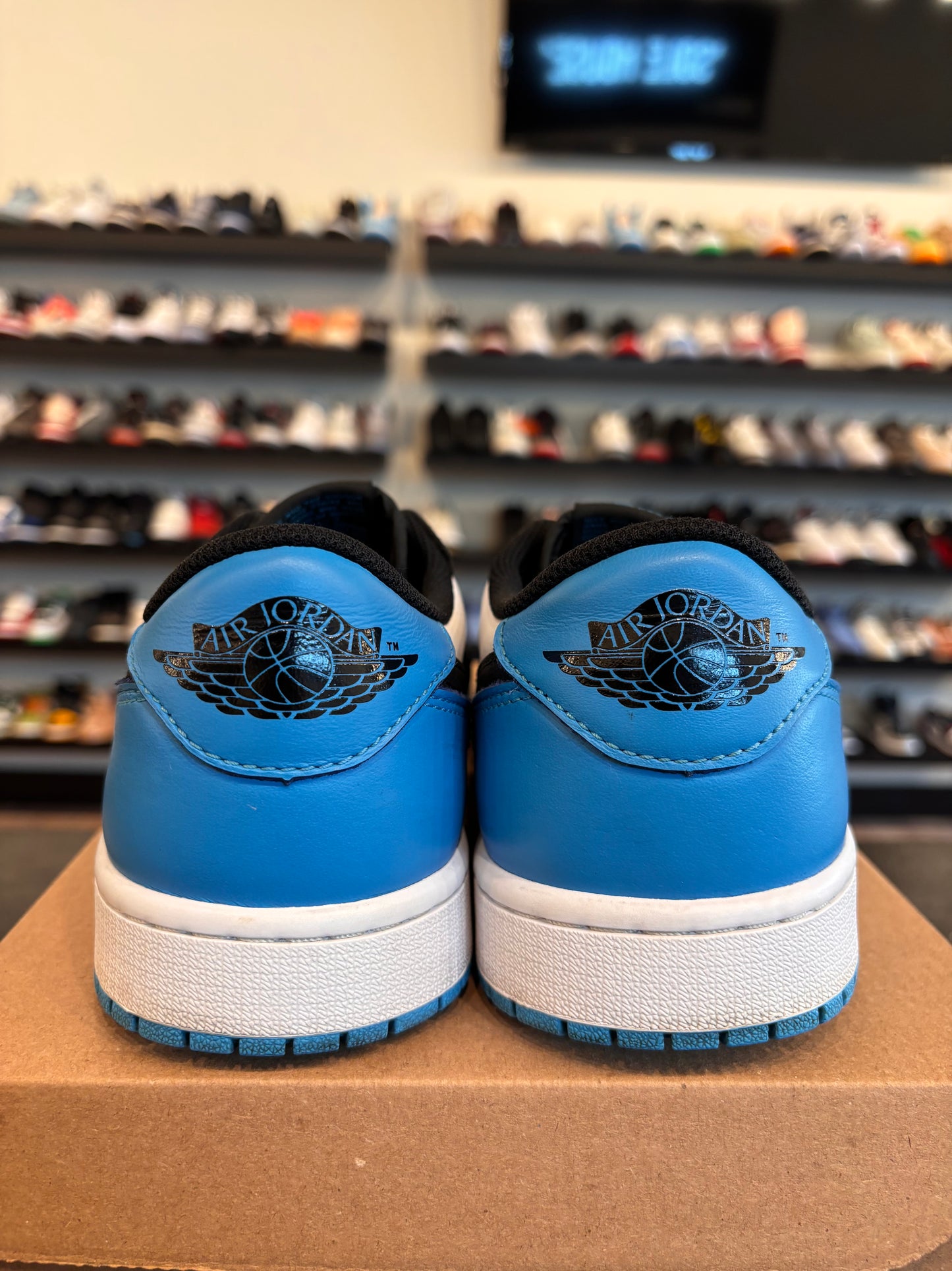 Jordan 1 Low Powder Blue Size 10 Pre-Owned (No Box)