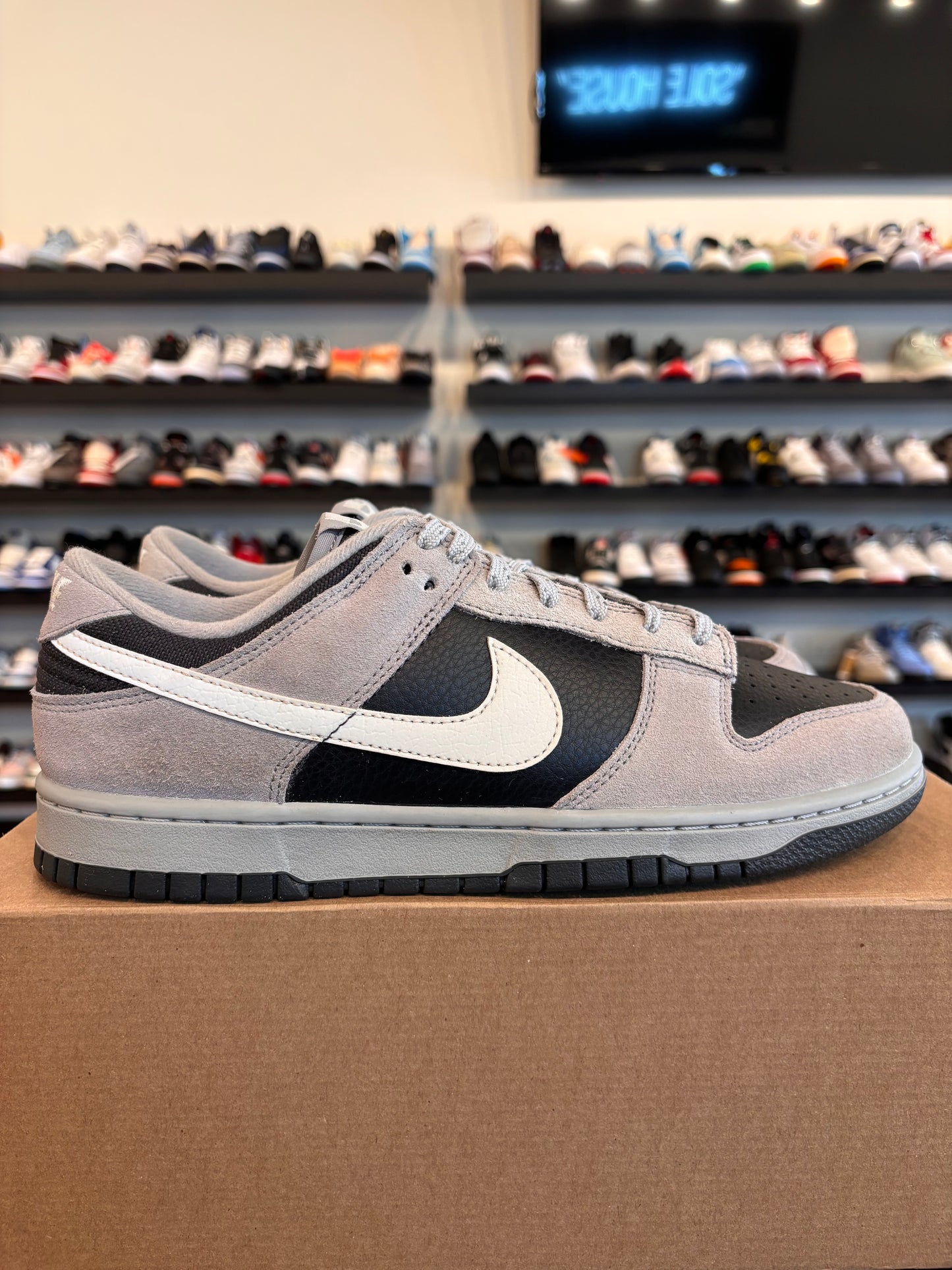 Nike Dunk Low Smoke Grey Anthracite Size 10.5 Pre-Owned (No Box)