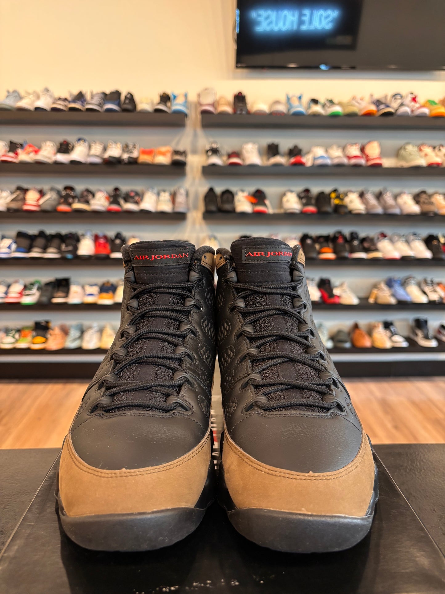 Jordan 9 Olive Size 8.5 Pre-Owned