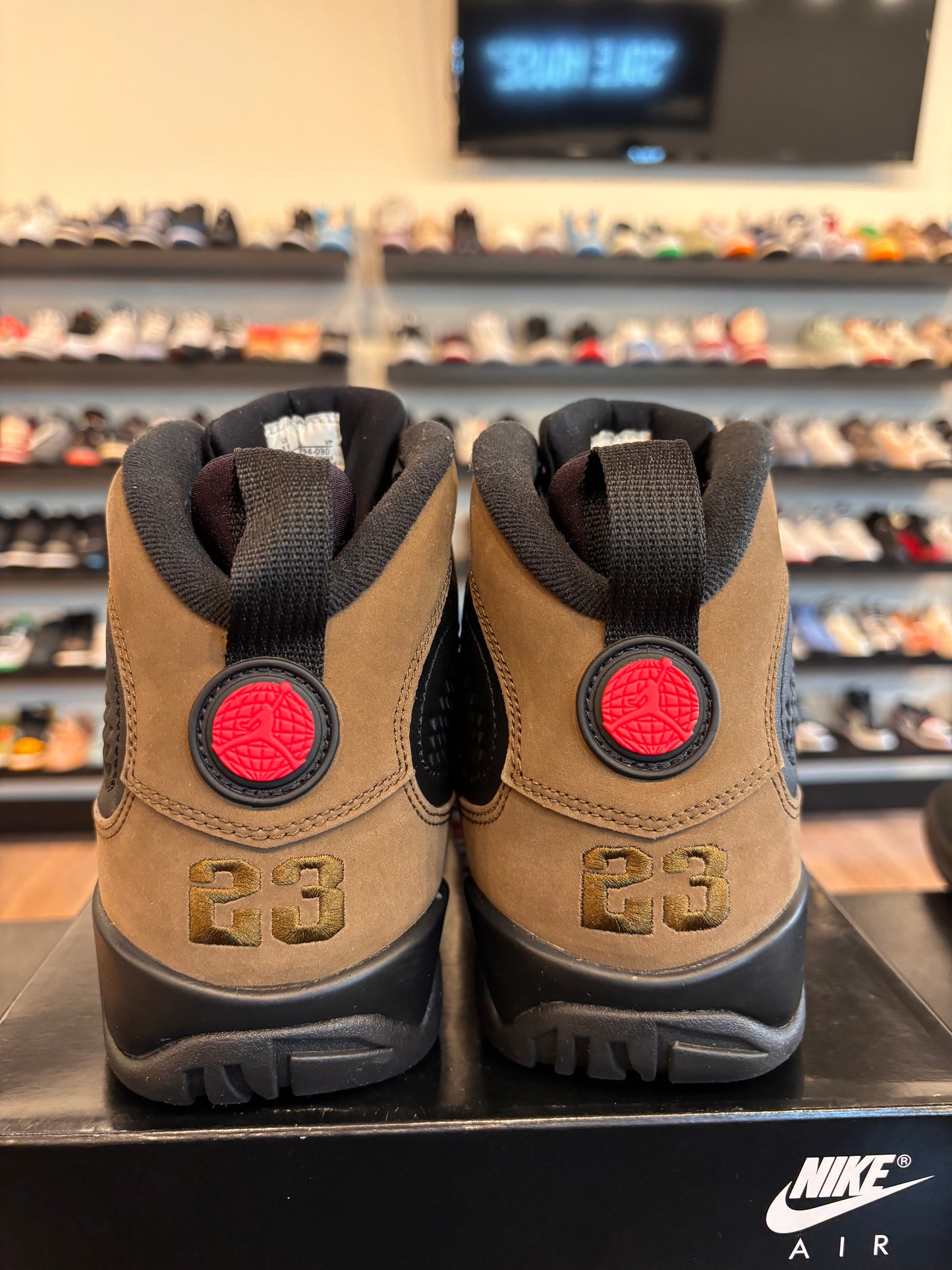 Jordan 9 Olive Size 8.5 Pre-Owned