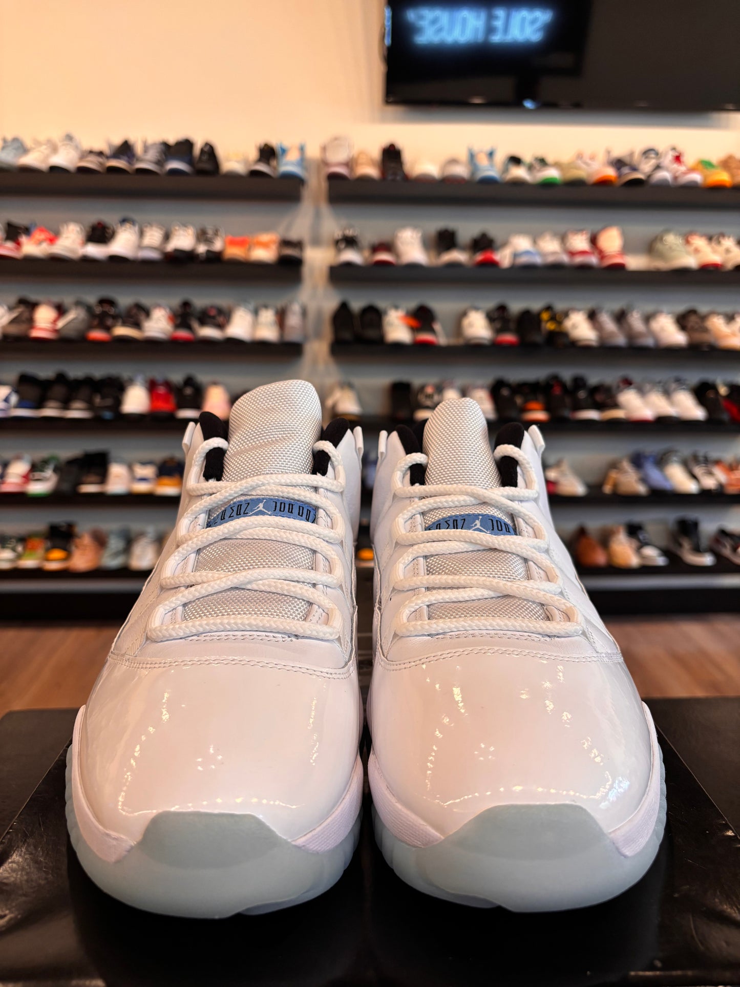 Jordan 11 Low Legend Blue Size 12 Pre-Owned