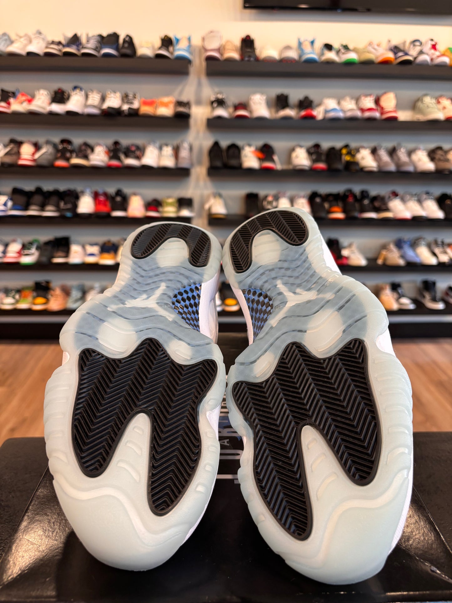 Jordan 11 Low Legend Blue Size 12 Pre-Owned