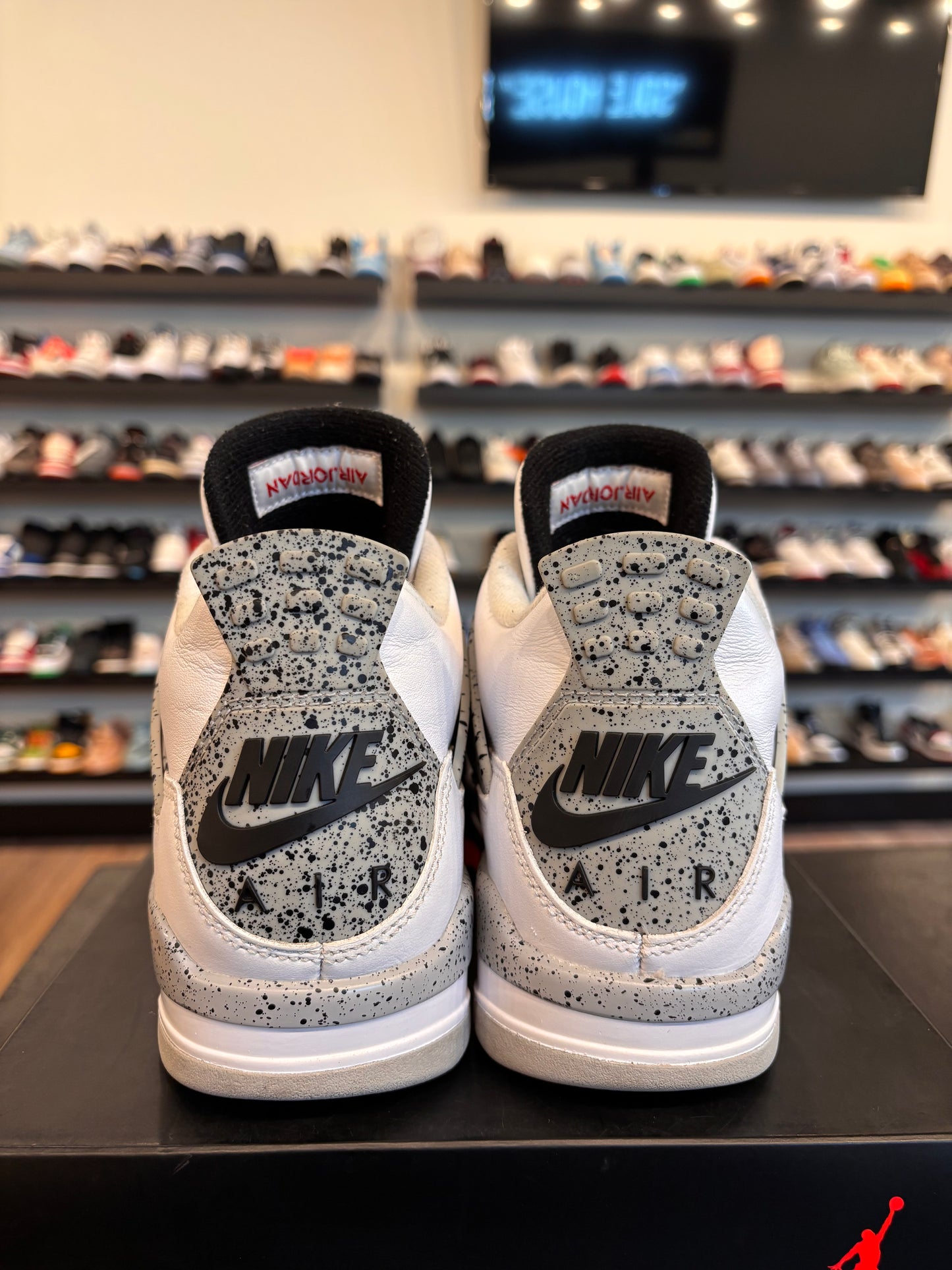 Jordan 4 White Cement 2016 Size 9 Pre-Owned