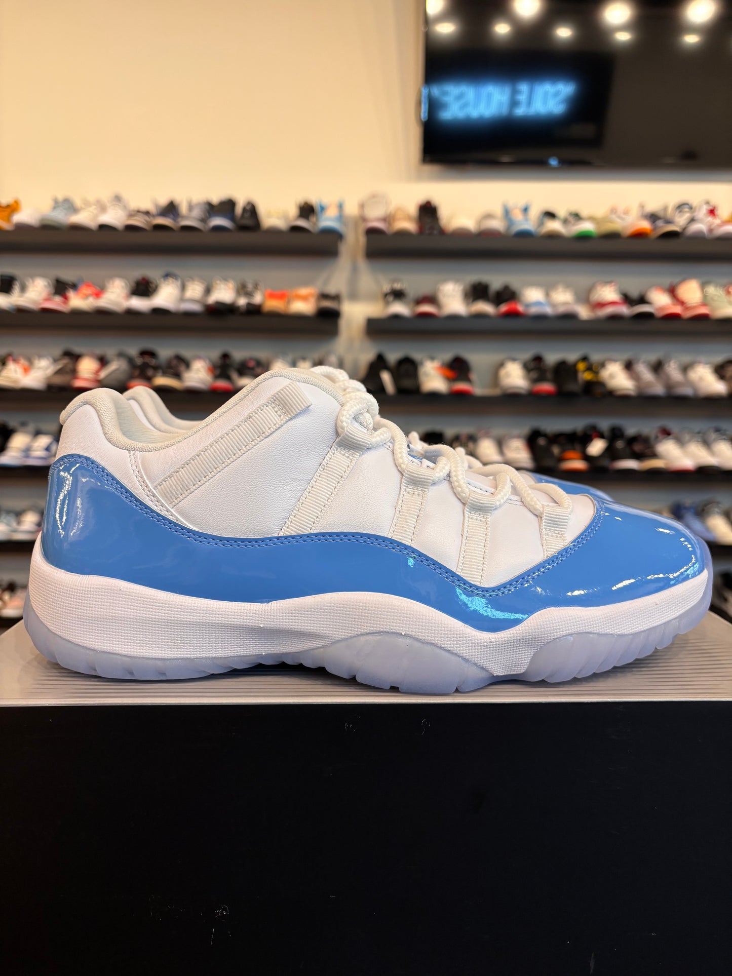 Jordan 11 Low University Blue Size 11 Brand New