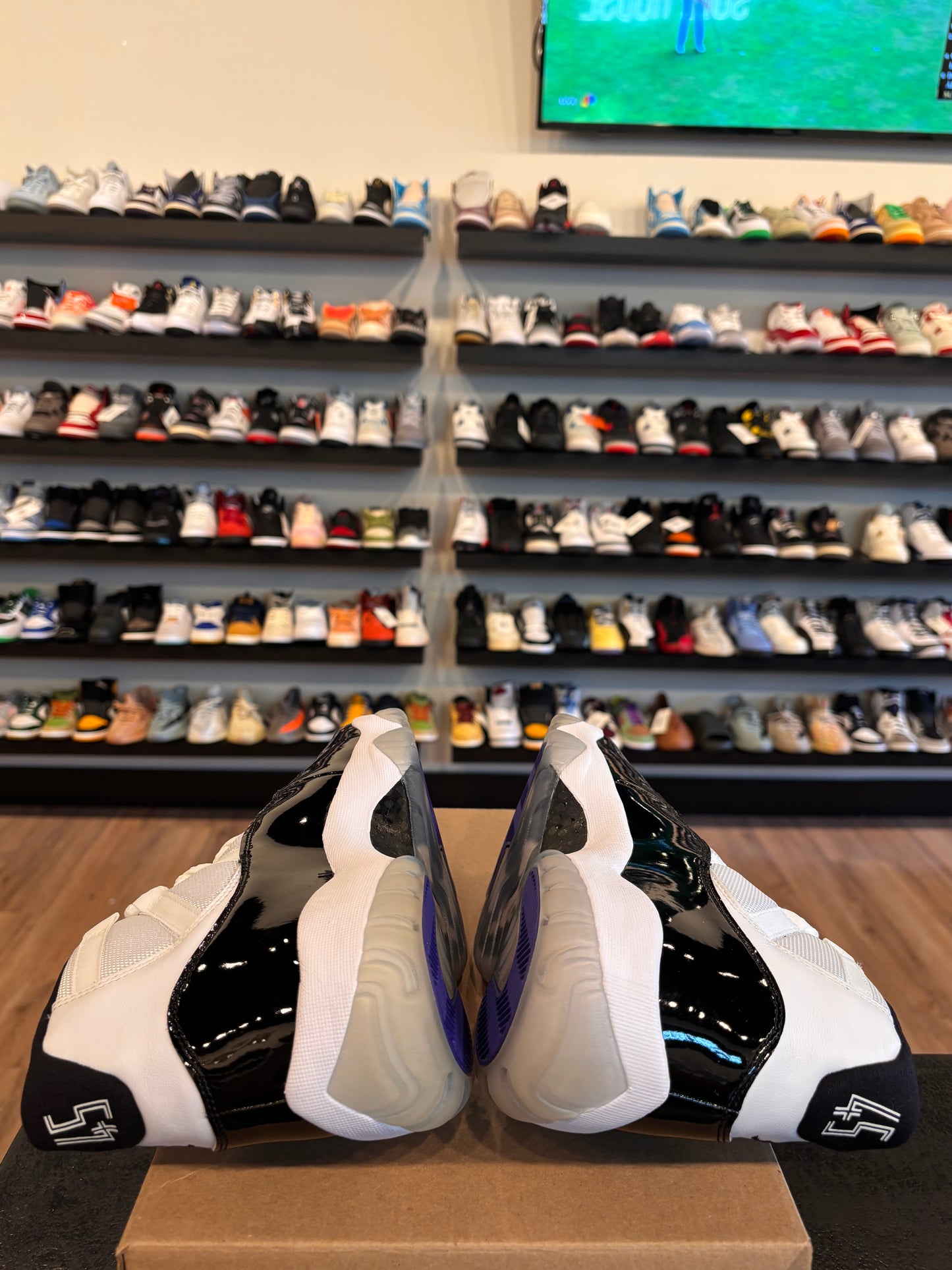 Jordan 11 Concord 2018 Size 8.5 Brand New (No Box)